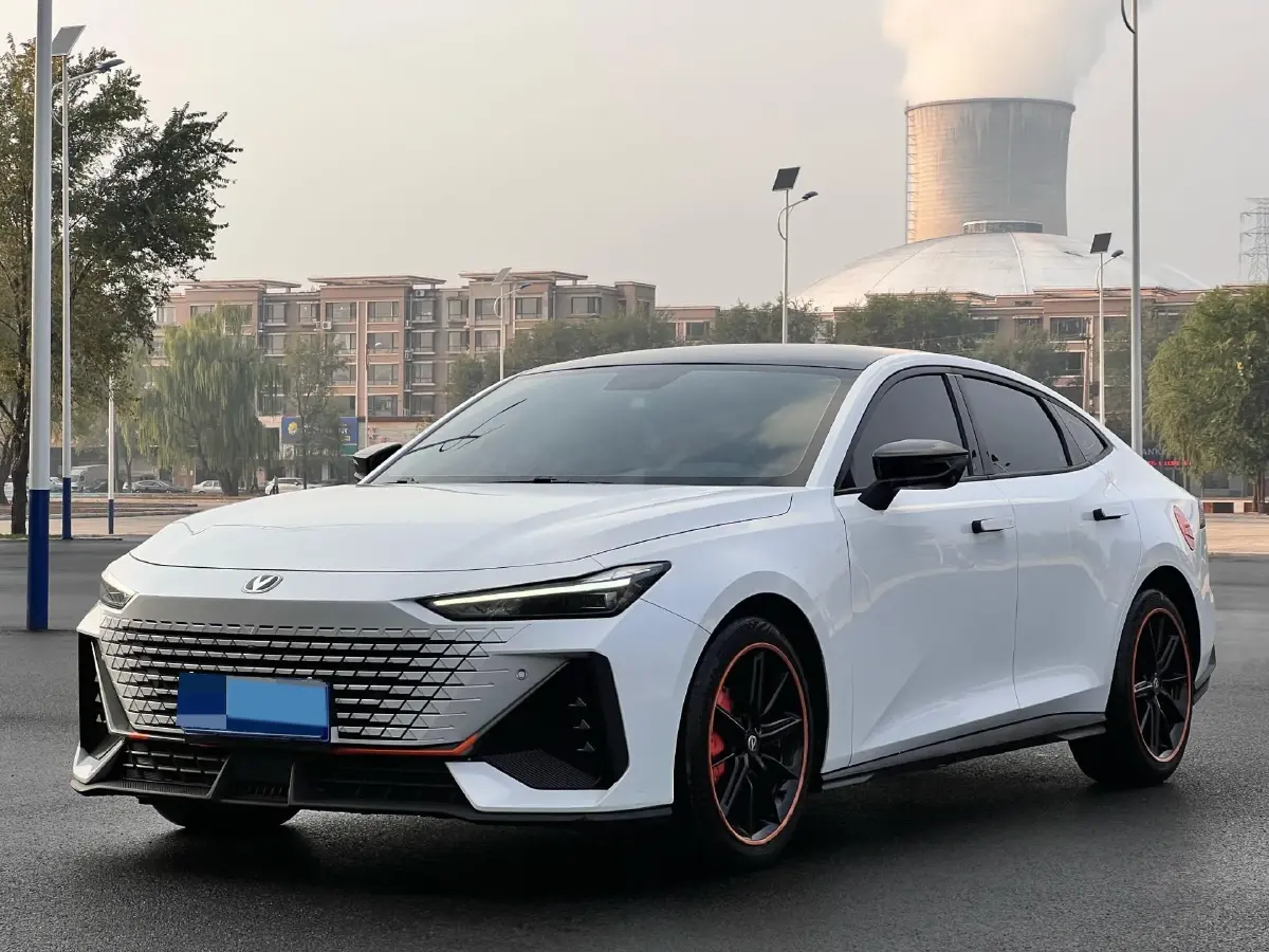 2022 ChangAn UNI-V 1.5T 188HP L4 7DCT