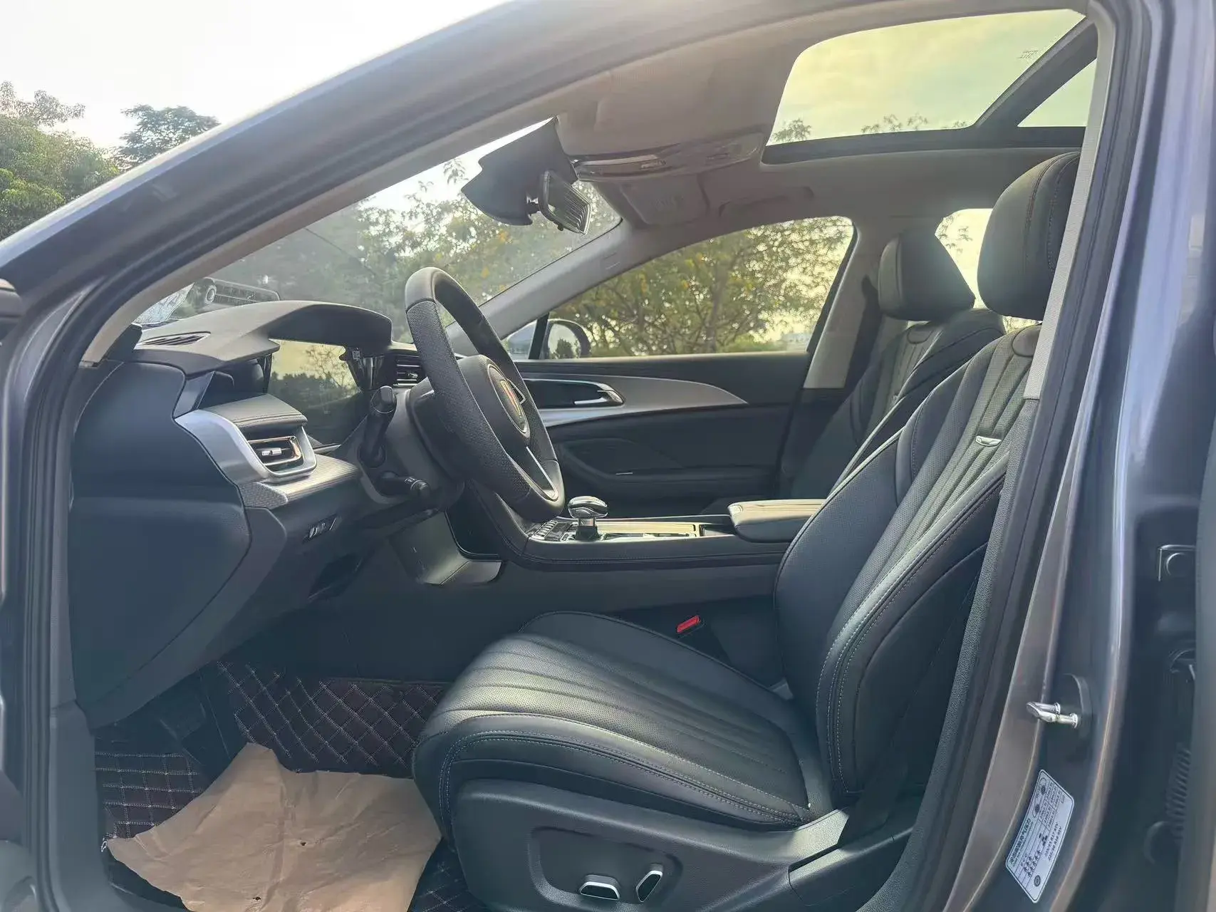 2023 HONGQI H5 thumbnail 4