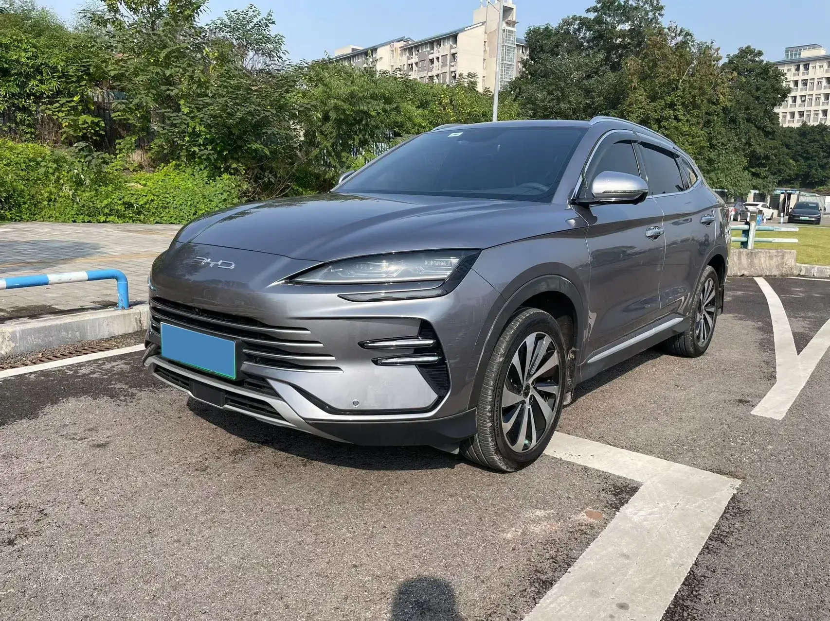 2024 BYD SONG view 1