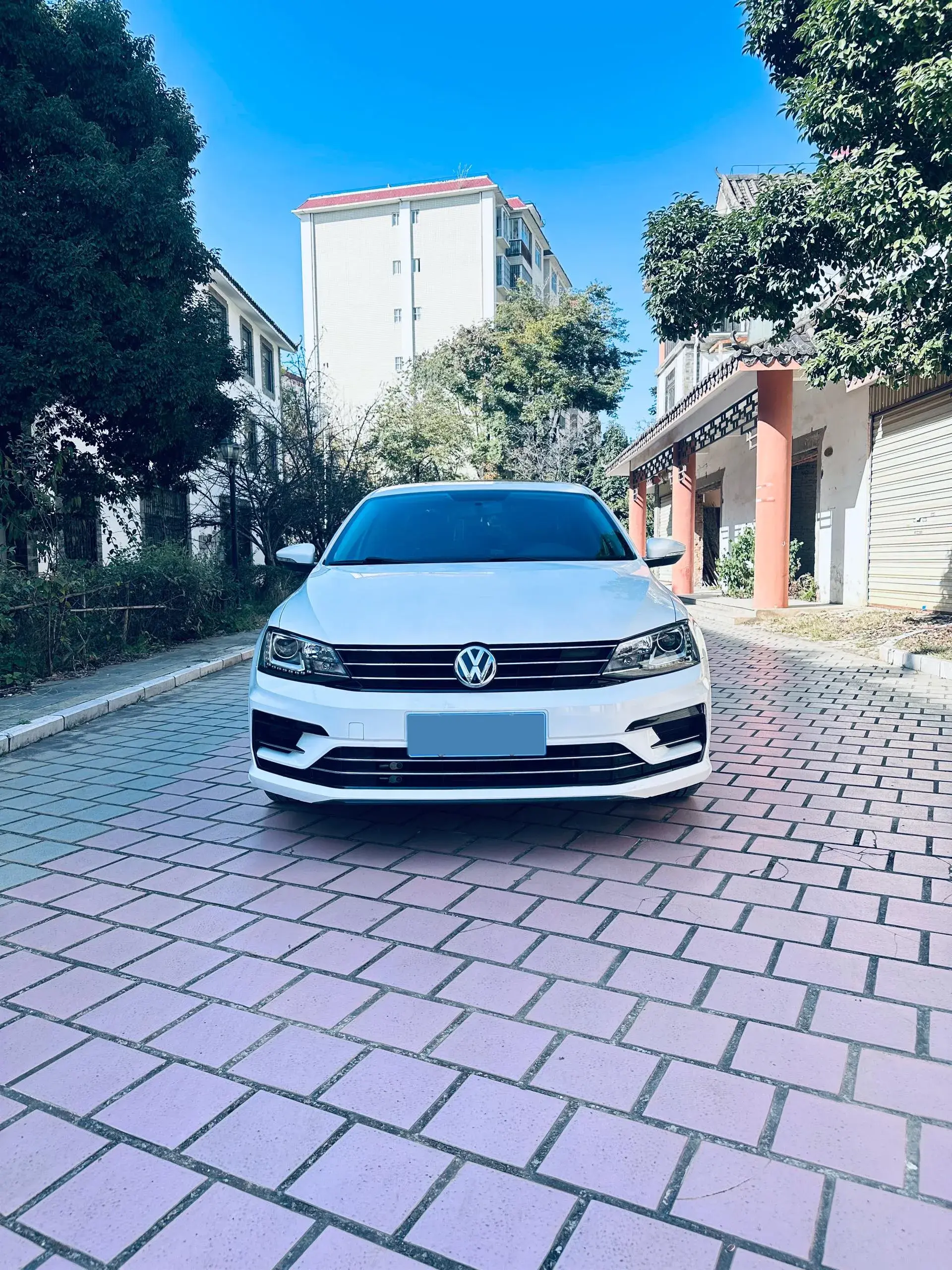 2018 VOLKSWAGEN SAGITAR thumbnail 2