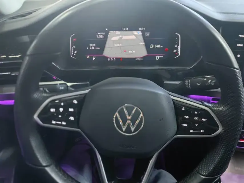 2022 VOLKSWAGEN PASSAT thumbnail 4