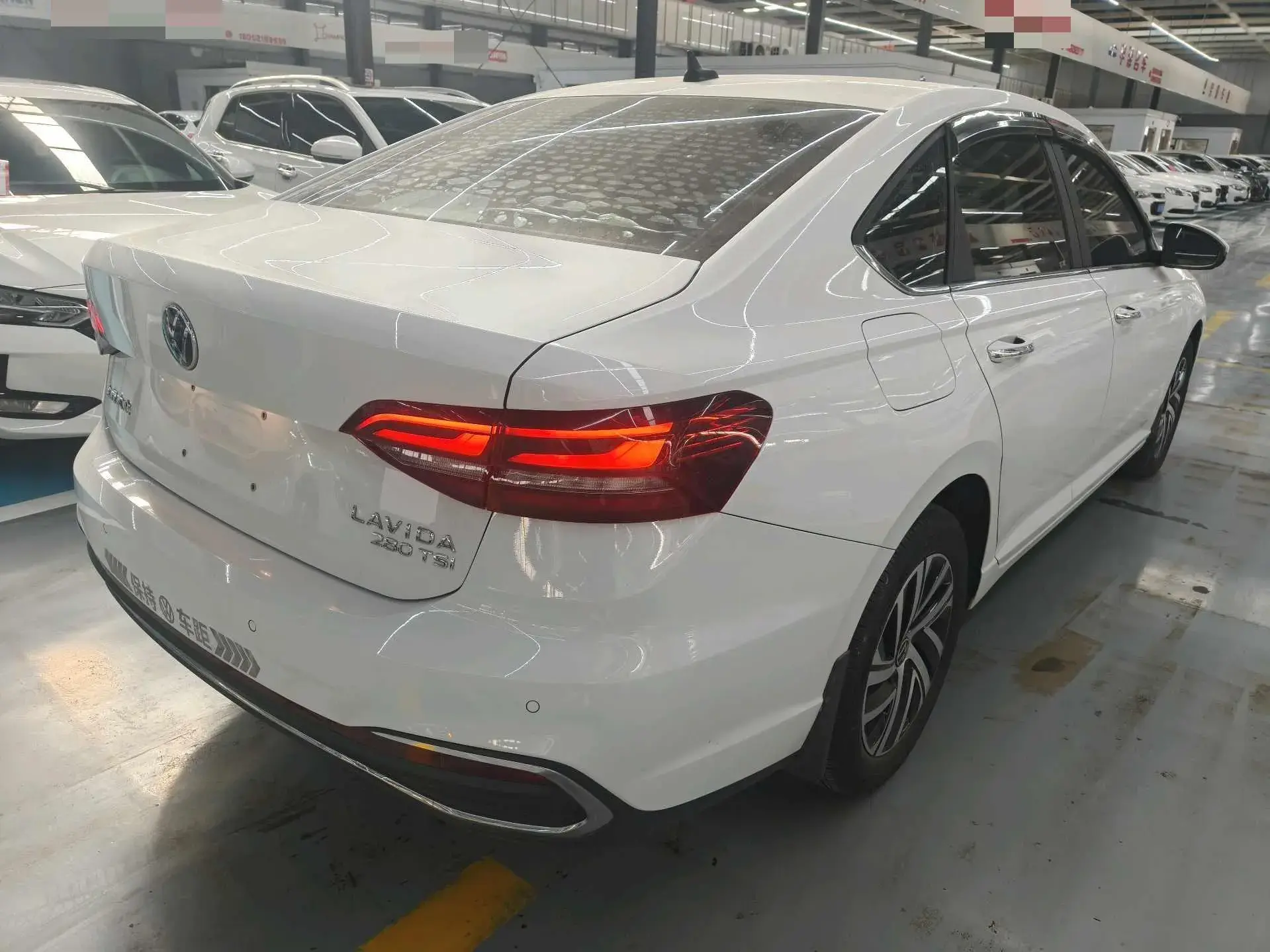 2023 VOLKSWAGEN LAVIDA thumbnail 3