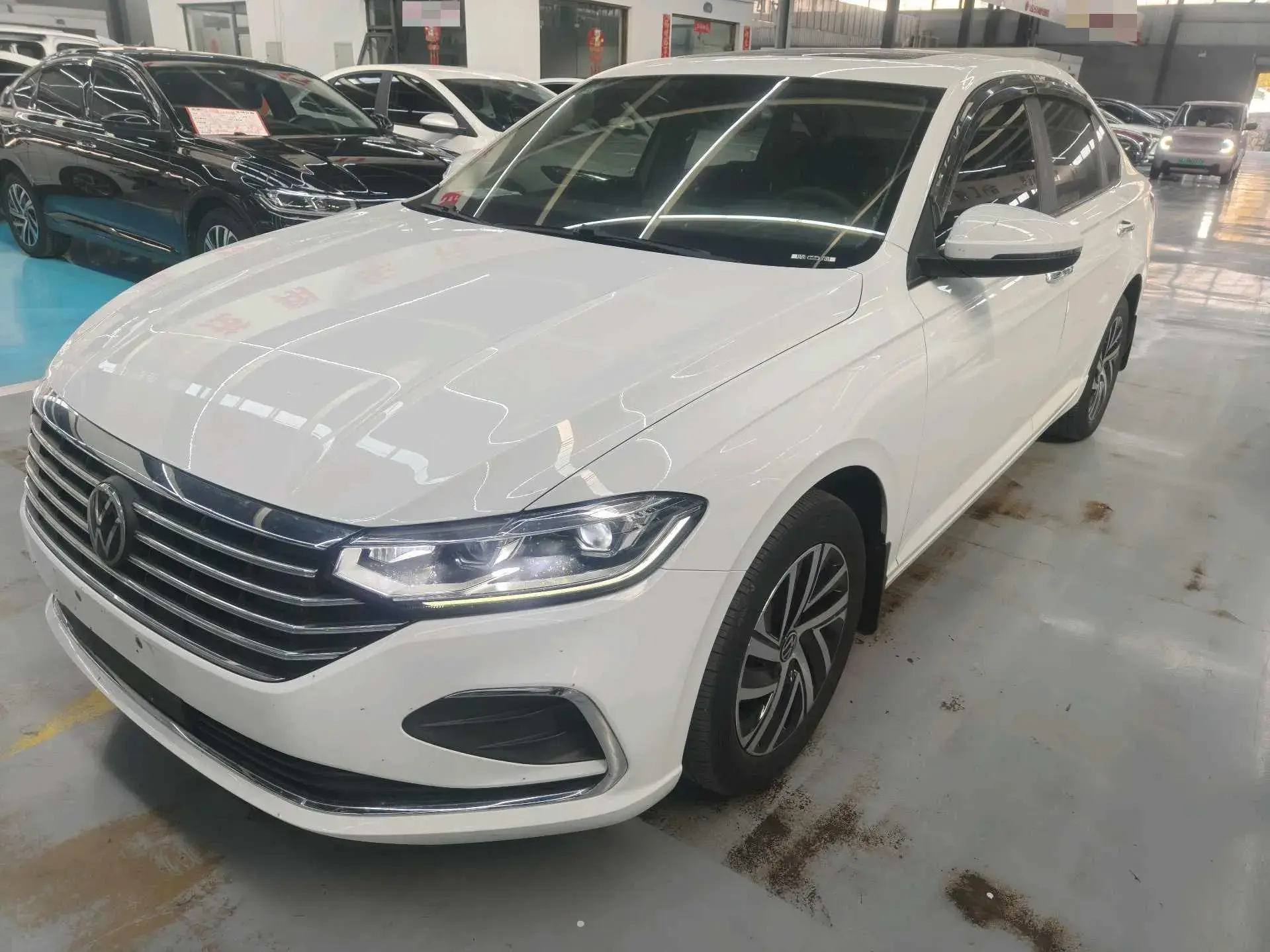 2023 VOLKSWAGEN LAVIDA view 1