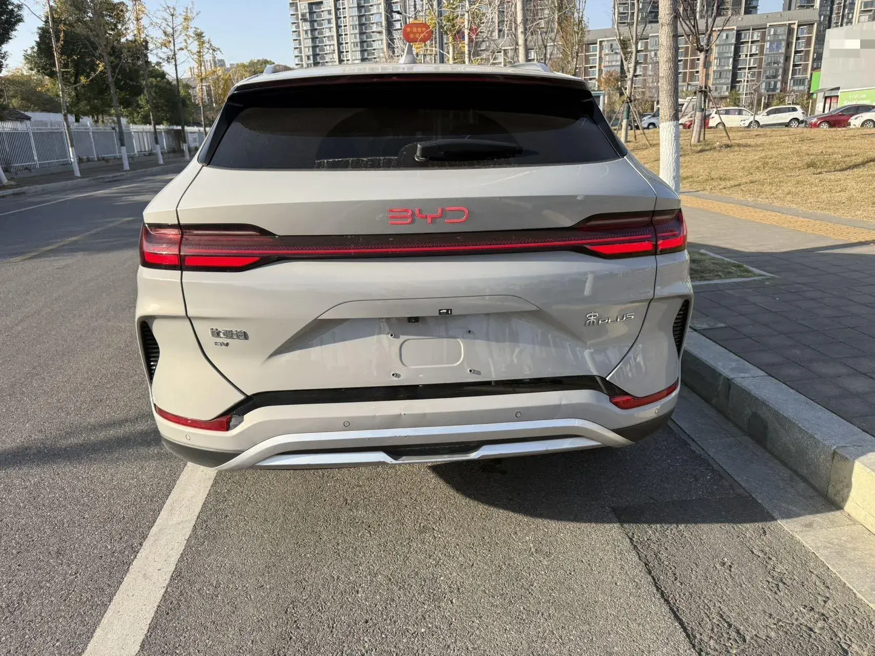 2024 BYD SONG thumbnail 3