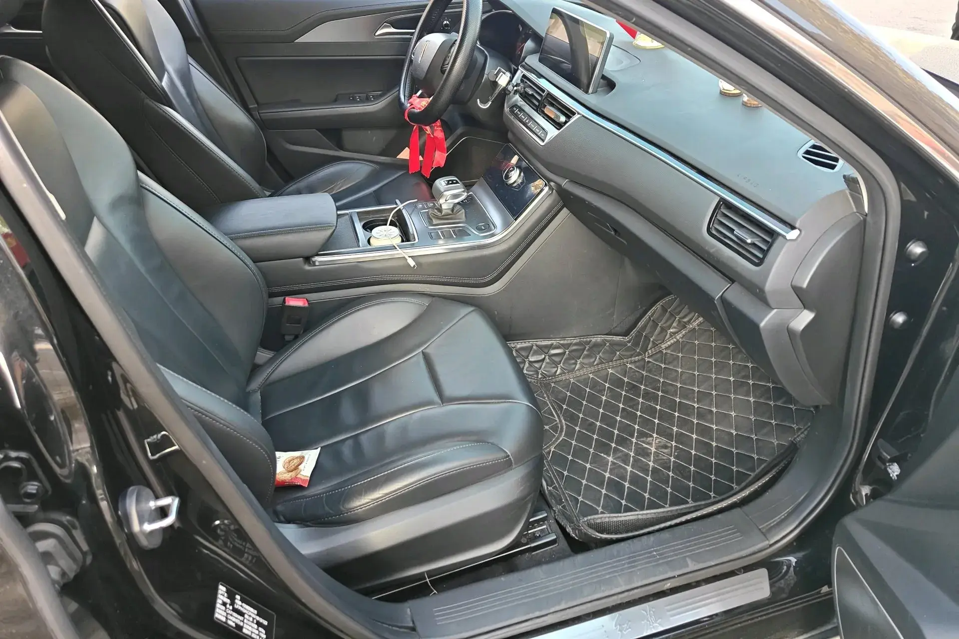 2022 HONGQI H5 thumbnail 3