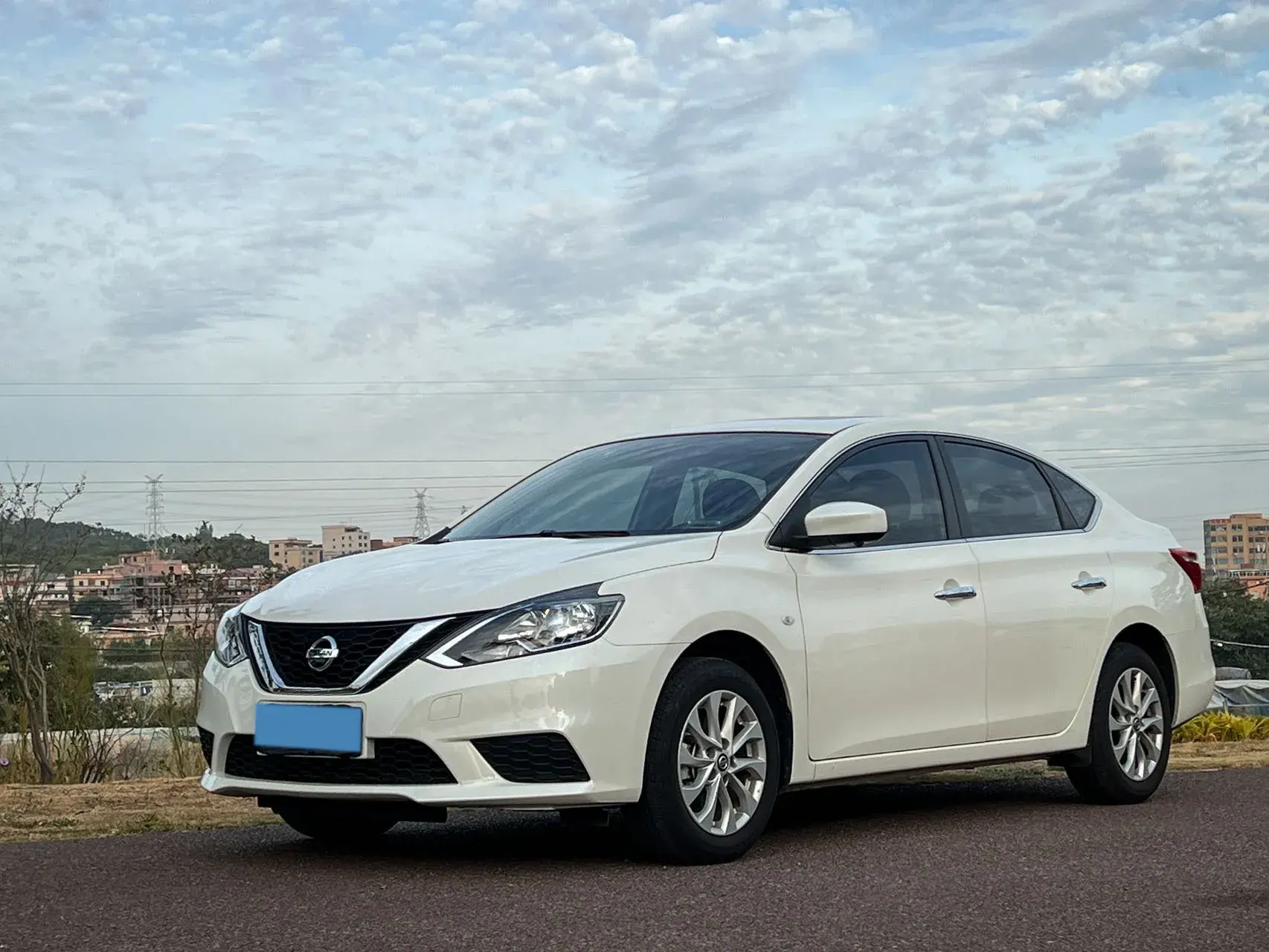 2024 NISSAN SYLPHY view 1