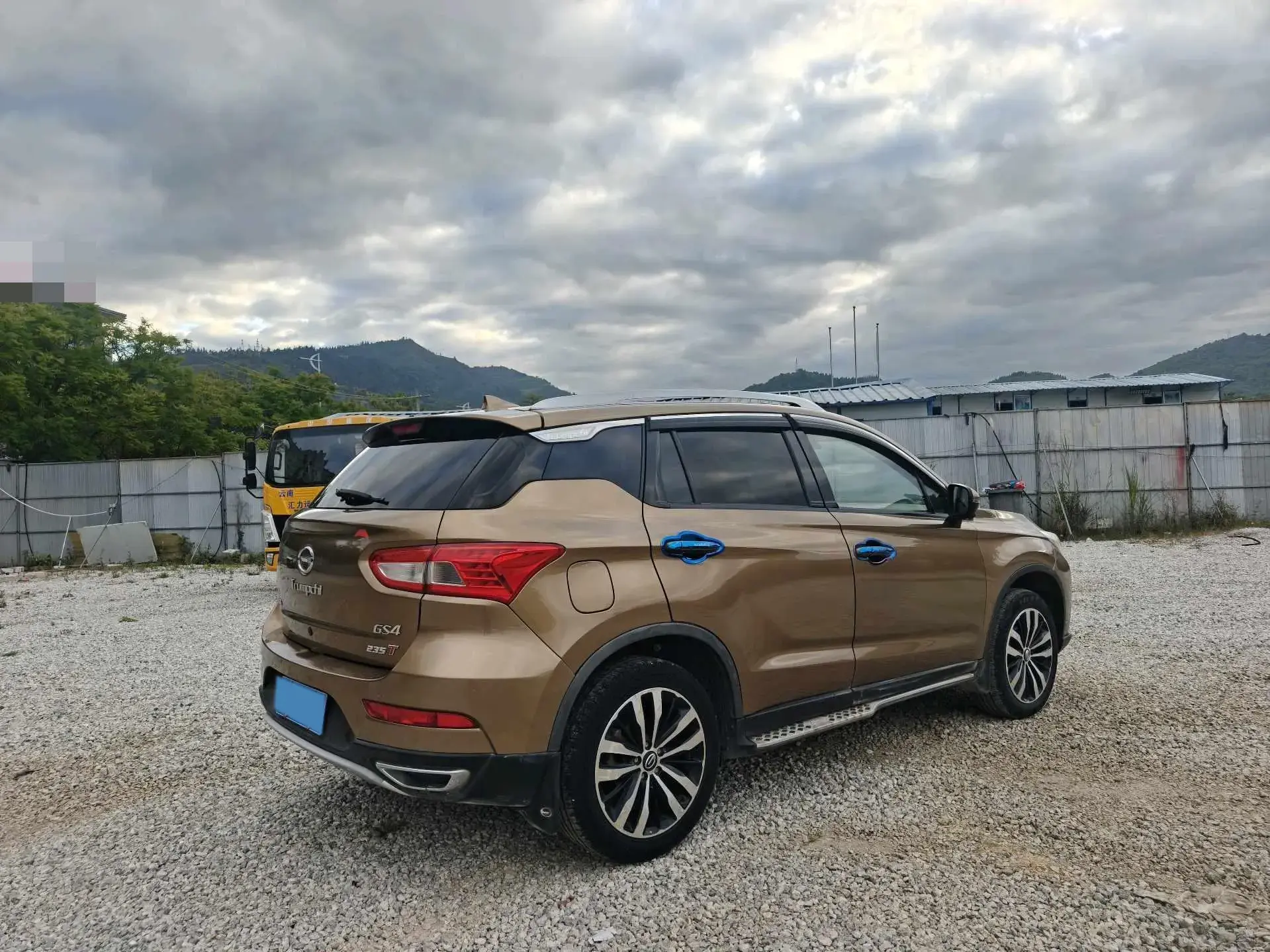 2017 GAC TRUMPCHI thumbnail 3