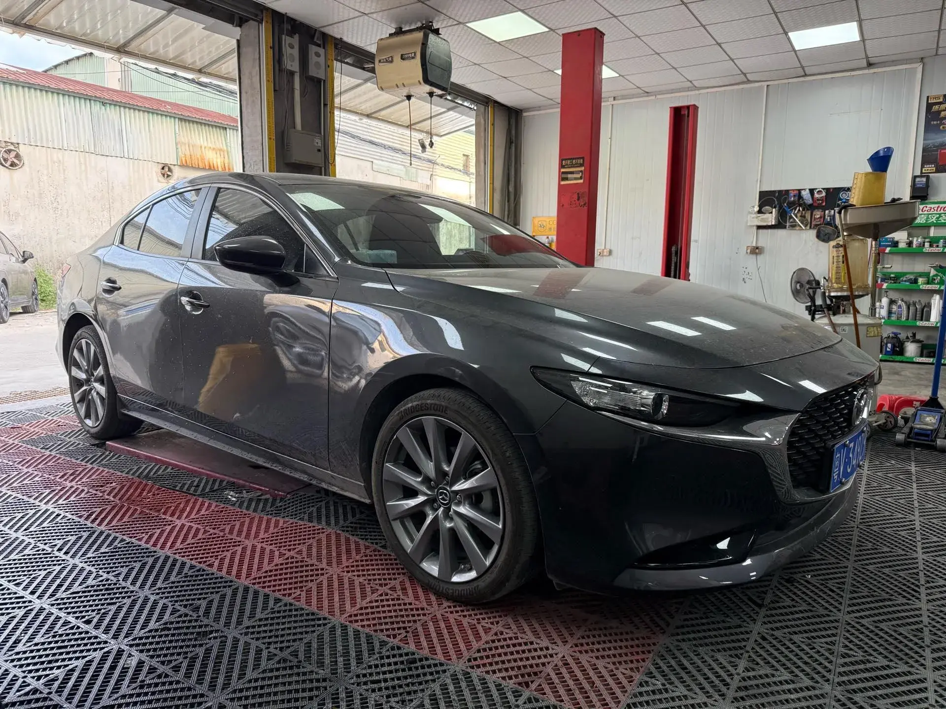 2023 MAZDA 3 thumbnail 4