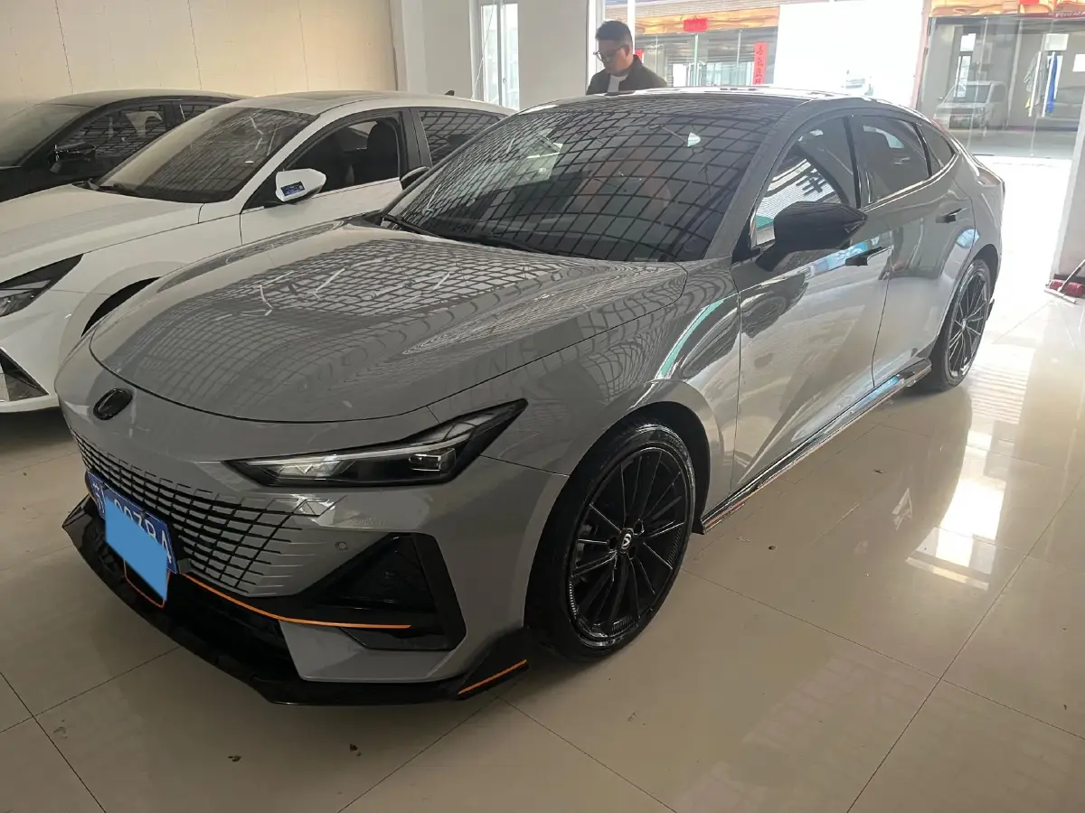 2023 ChangAn UNI-V 1.5T 188HP L4 7DCT