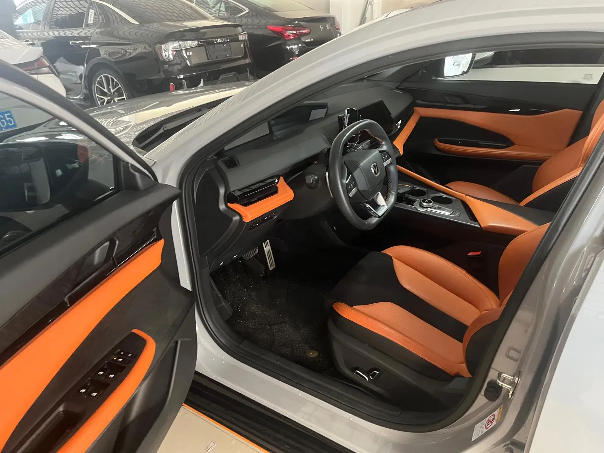 2023 CHANGAN UNI-V thumbnail 2