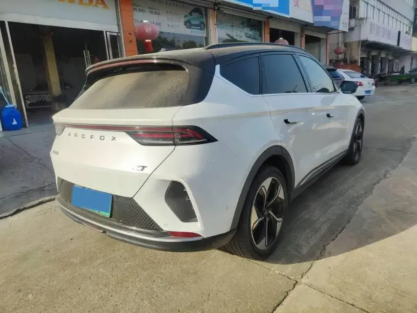 2022 ARCFOX ΑT thumbnail 3