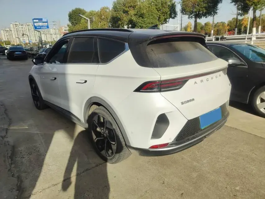 2022 ARCFOX ΑT thumbnail 4