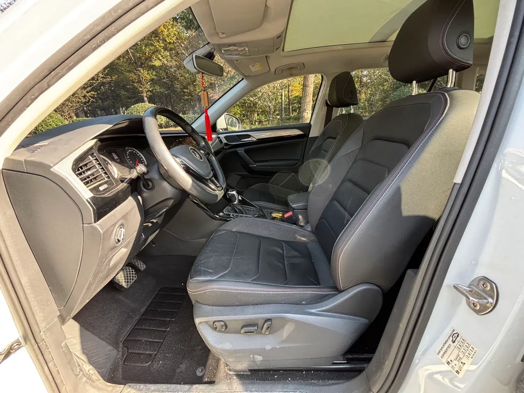 2021 VOLKSWAGEN TAYRON thumbnail 4