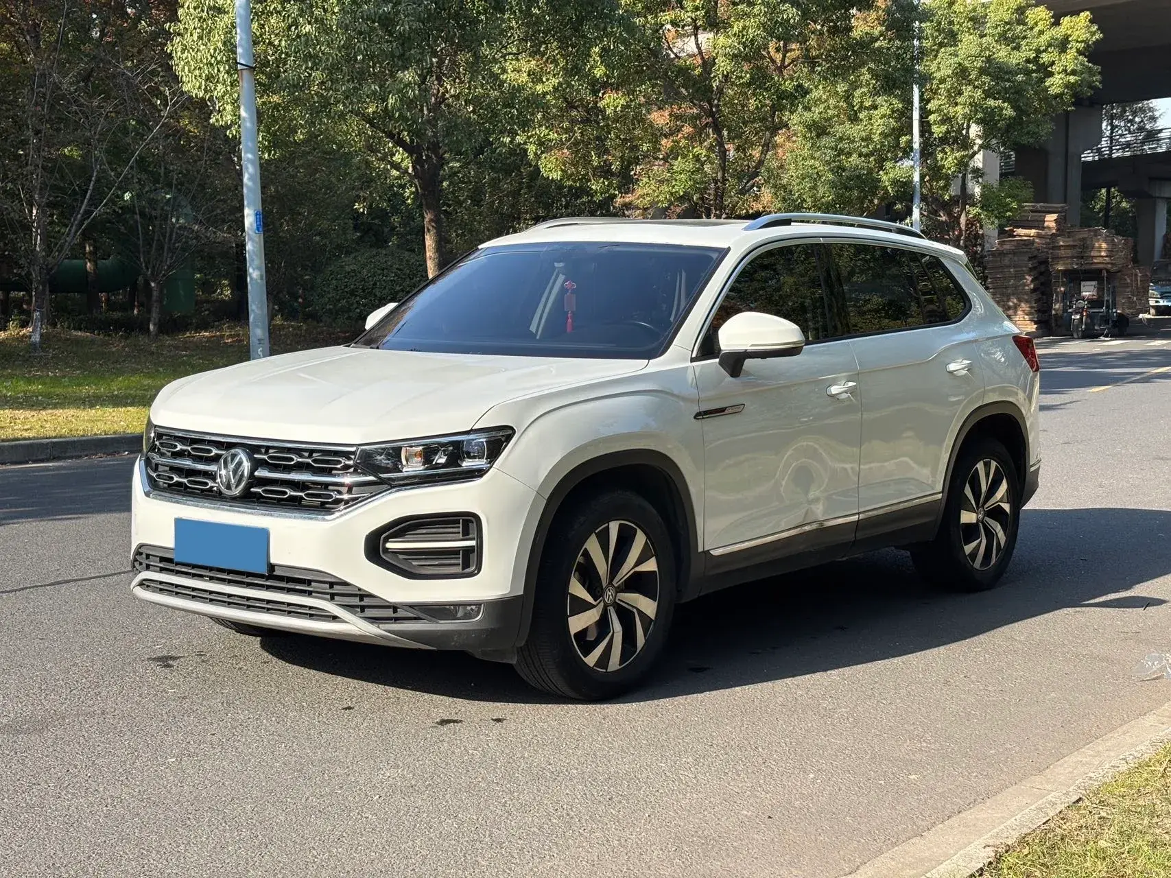 2021 VOLKSWAGEN TAYRON view 1