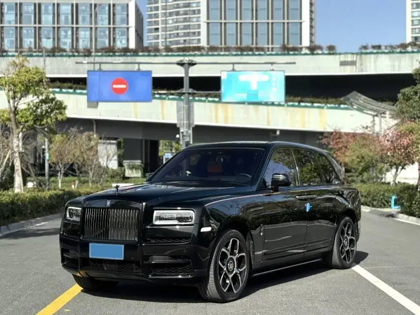 2020 ROLLS-ROYCE CULLINAN view 1
