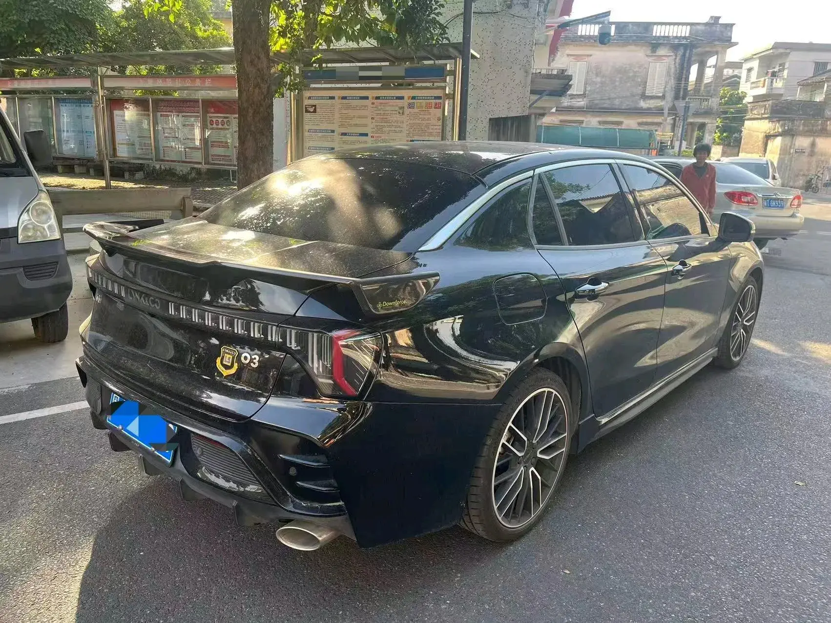 2025 LYNK&CO 03 thumbnail 3