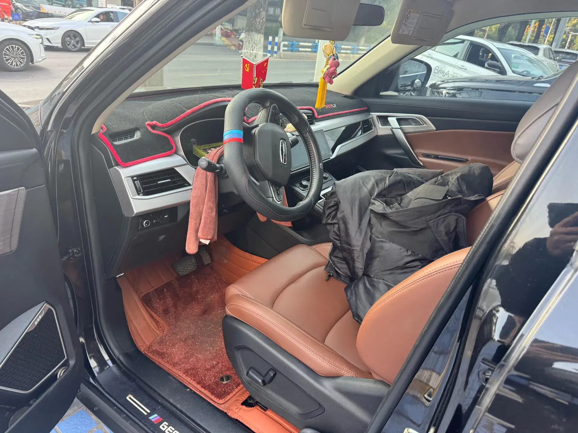 2022 GEELY AZKARRA thumbnail 3