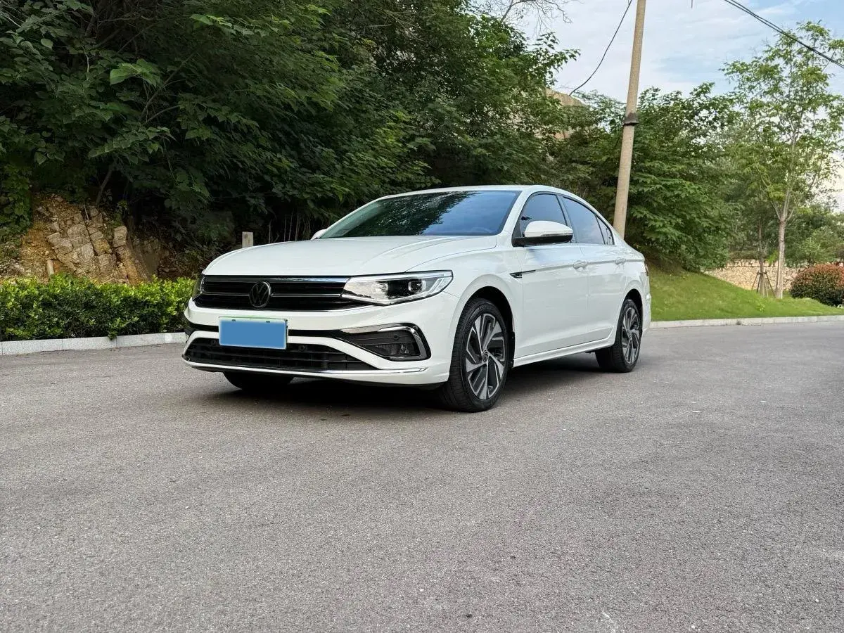 2025 VOLKSWAGEN BORA view 1