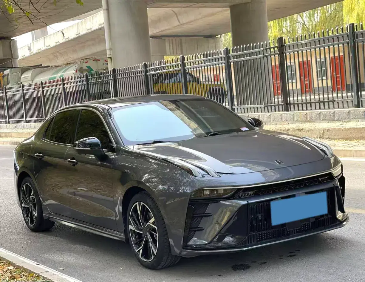 2023 LYNK&CO 03 thumbnail 3