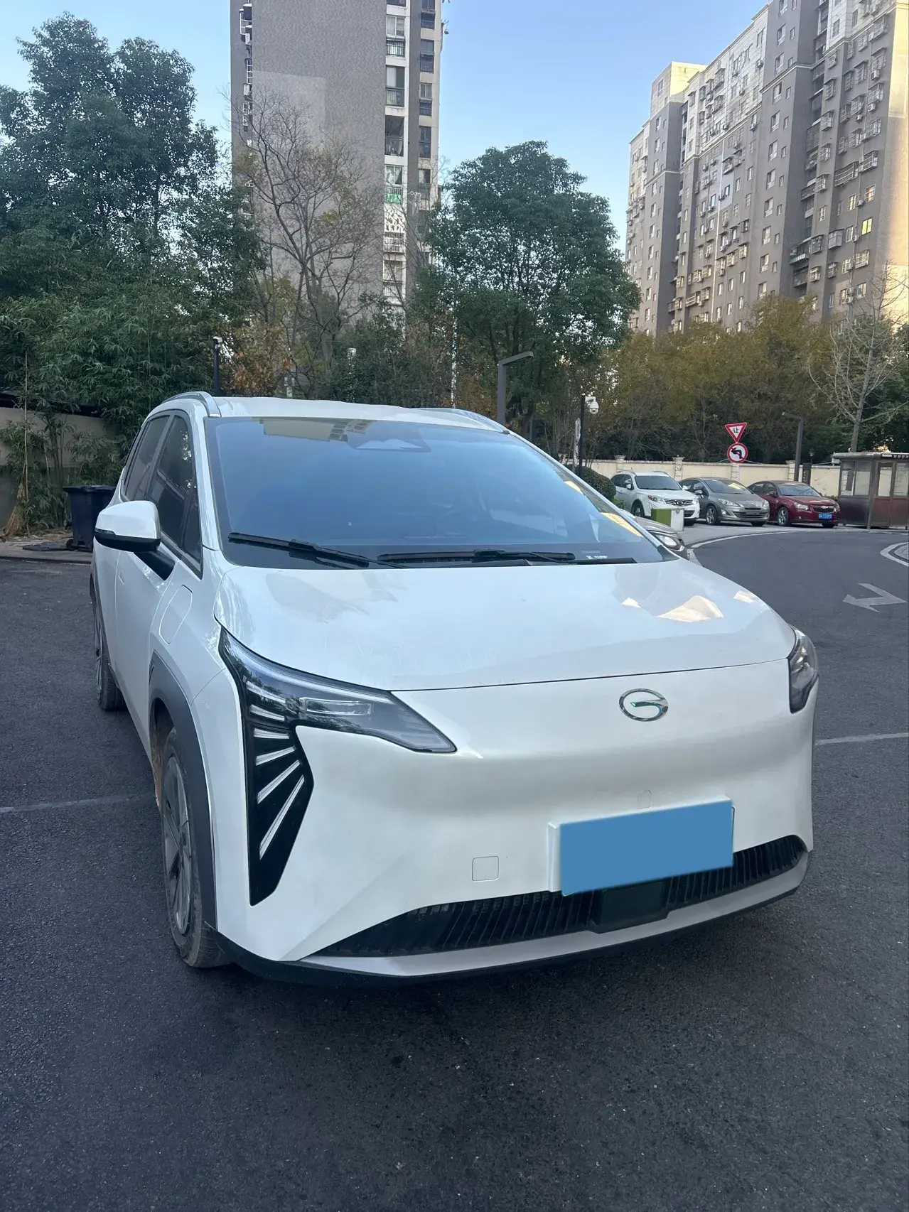 2023 AION Y thumbnail 3