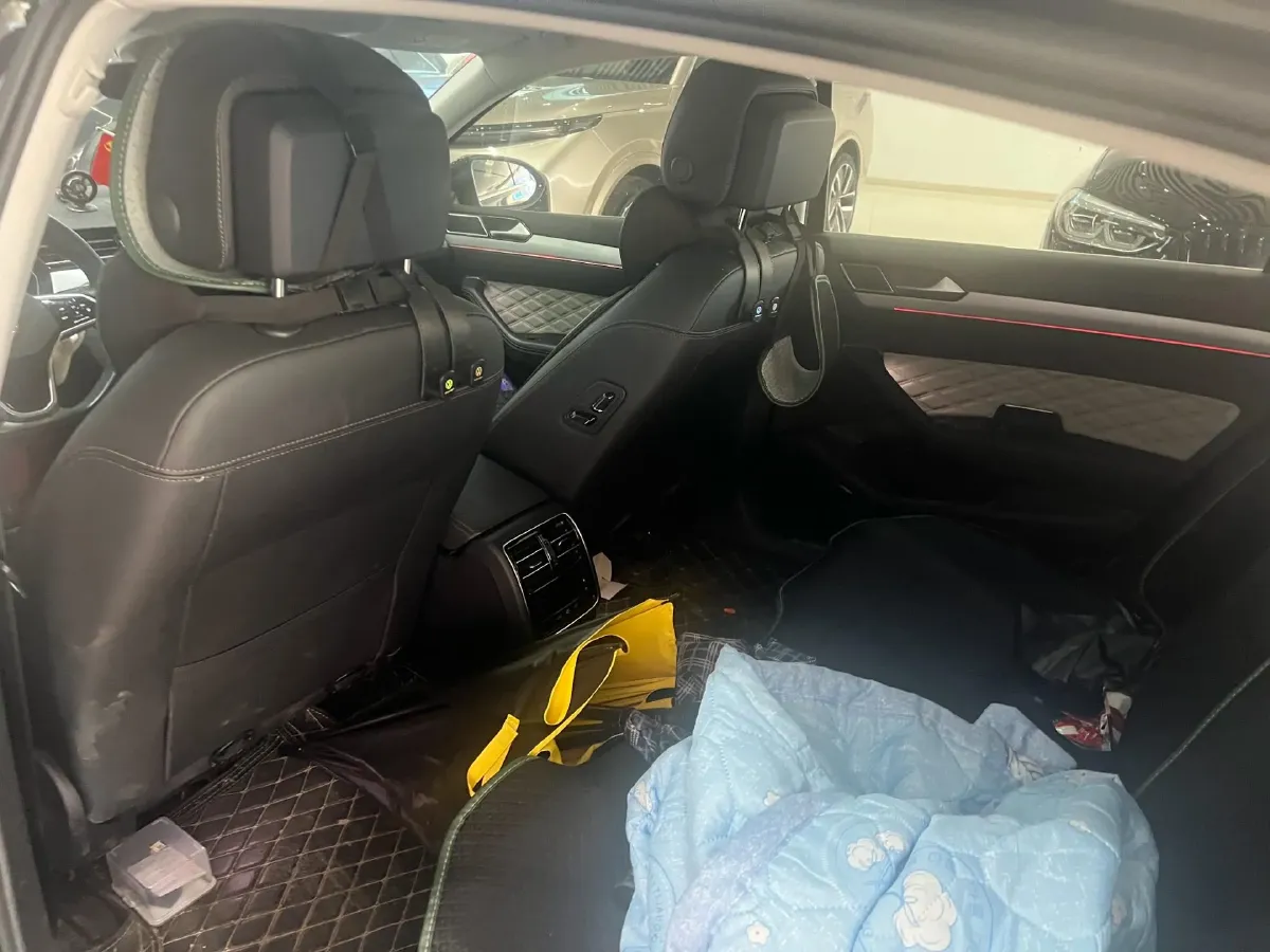 2020 Volkswagen Magotan 2.0T 186HP L4 7DCT,autocango,china used car exporter,china ev exporter,chinese used car exporter,chinese used ev exporter