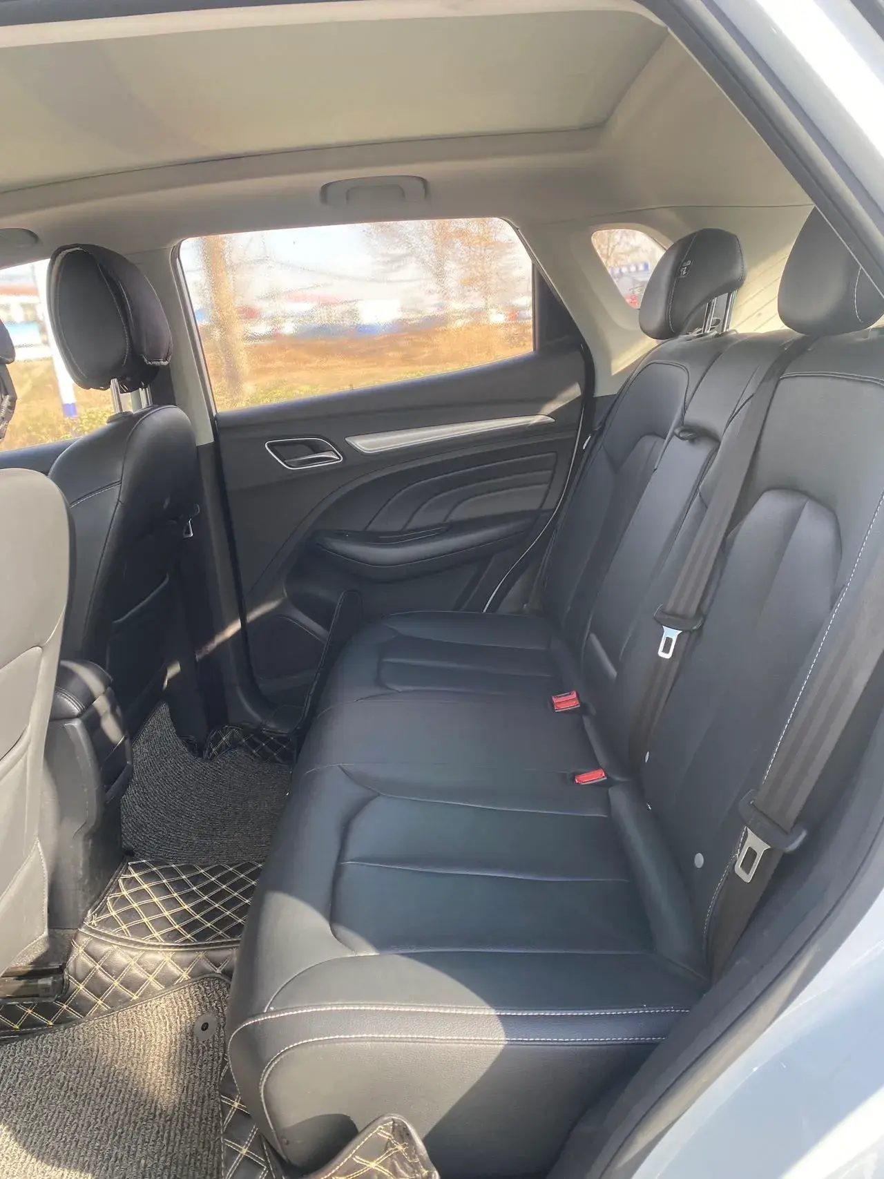 2018 ROEWE RX3 thumbnail 4