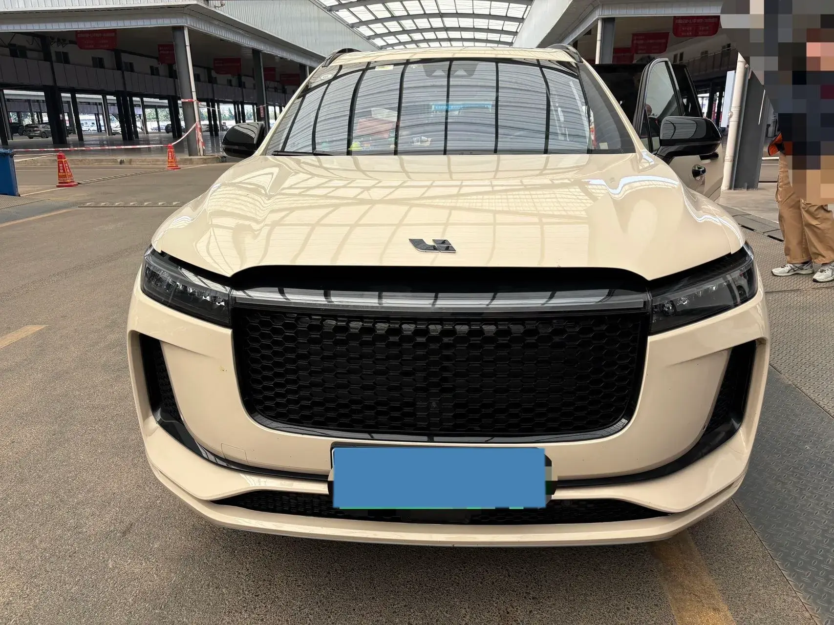 2020 LI ONE thumbnail 2