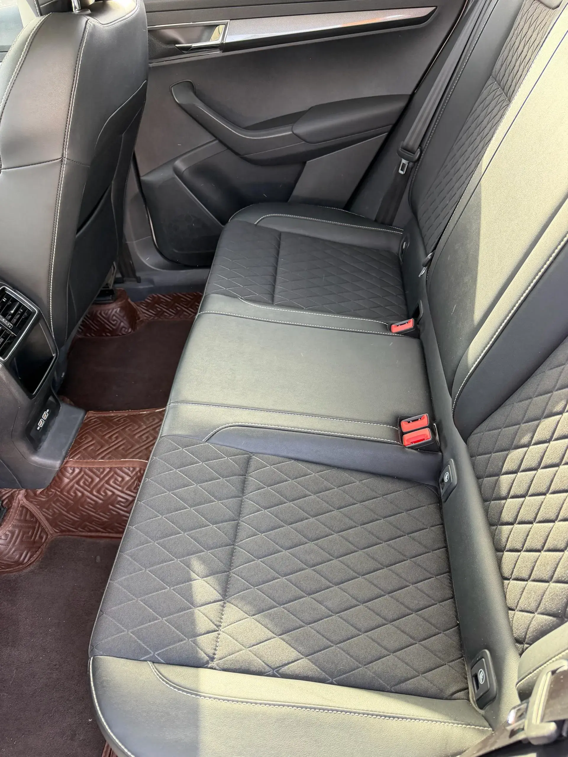 2018 SKODA KAROQ thumbnail 2