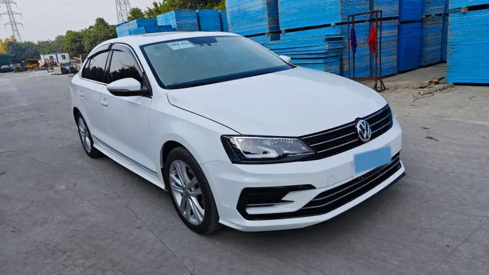 2018 VOLKSWAGEN SAGITAR thumbnail 4