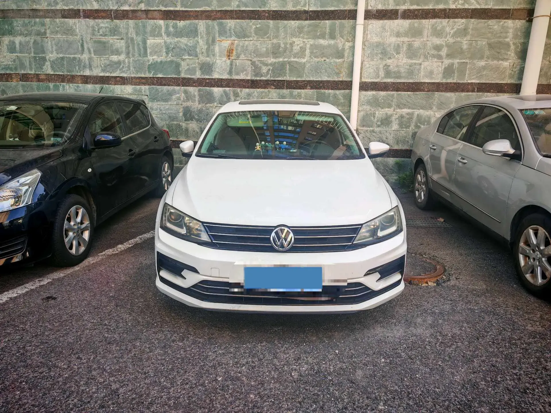 2018 VOLKSWAGEN SAGITAR thumbnail 2