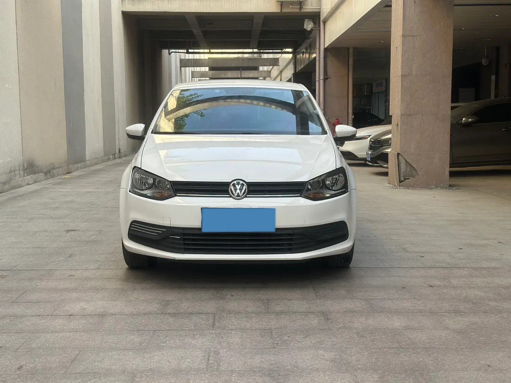 2016 VOLKSWAGEN POLO thumbnail 2
