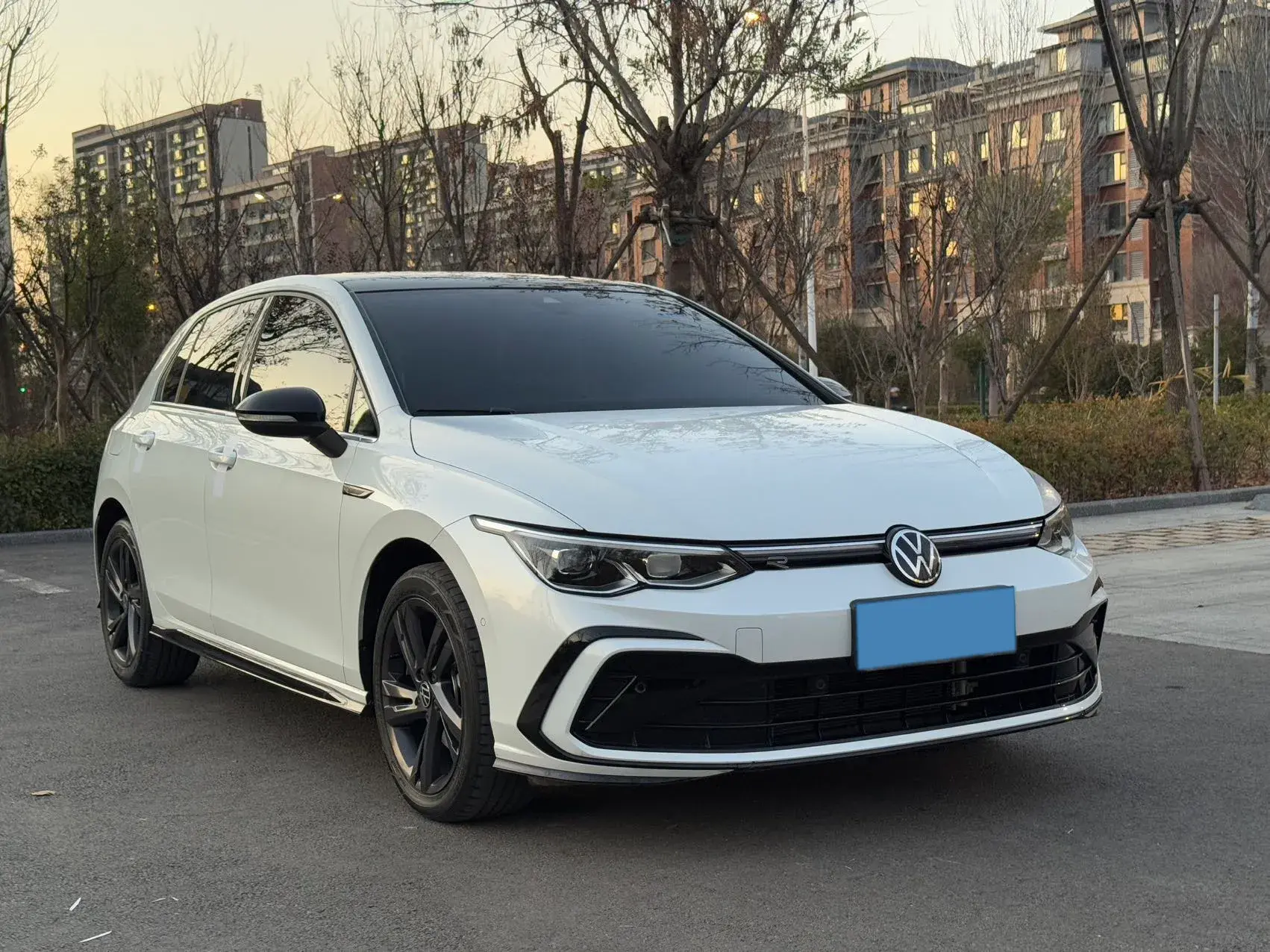 2021 VOLKSWAGEN GOLF thumbnail 3