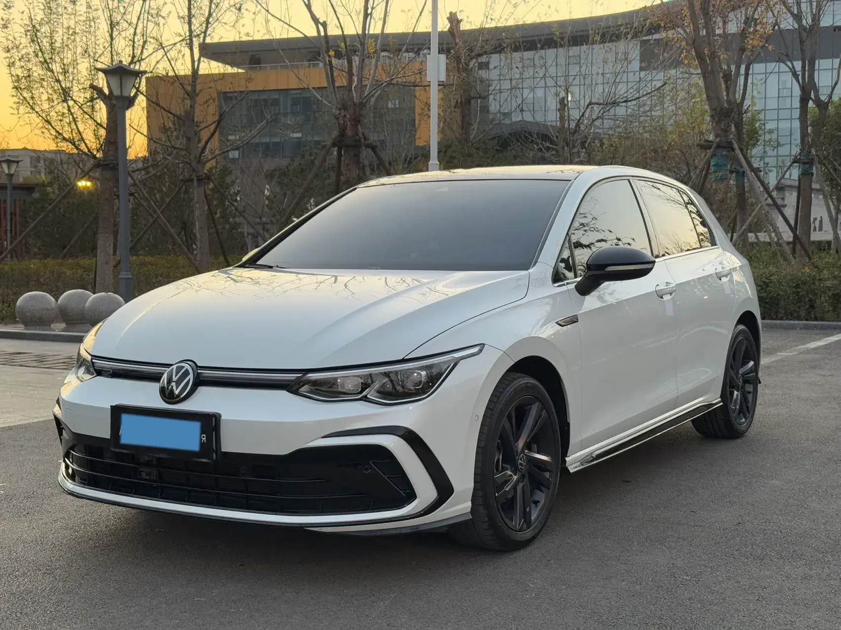 2021 VOLKSWAGEN GOLF view 1