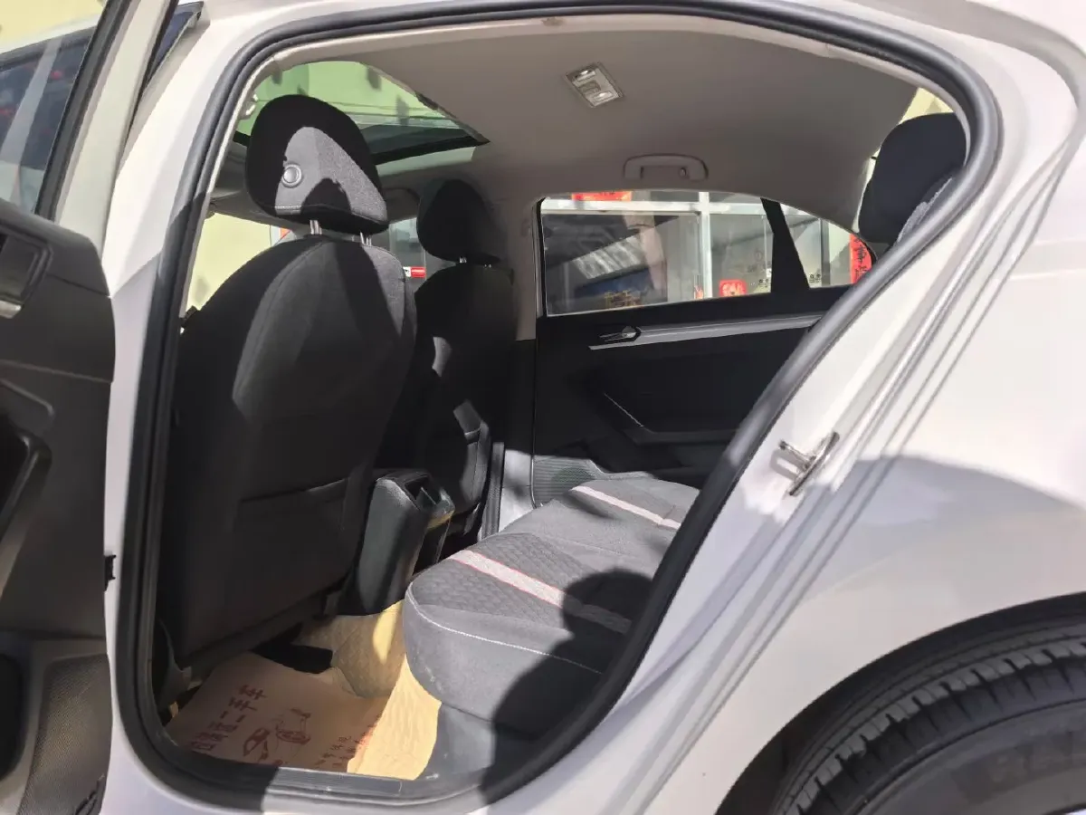 2021 Volkswagen Lamando 1.4T 131HP L4 7DCT,autocango,china used car exporter,china ev exporter,chinese used car exporter,chinese used ev exporter