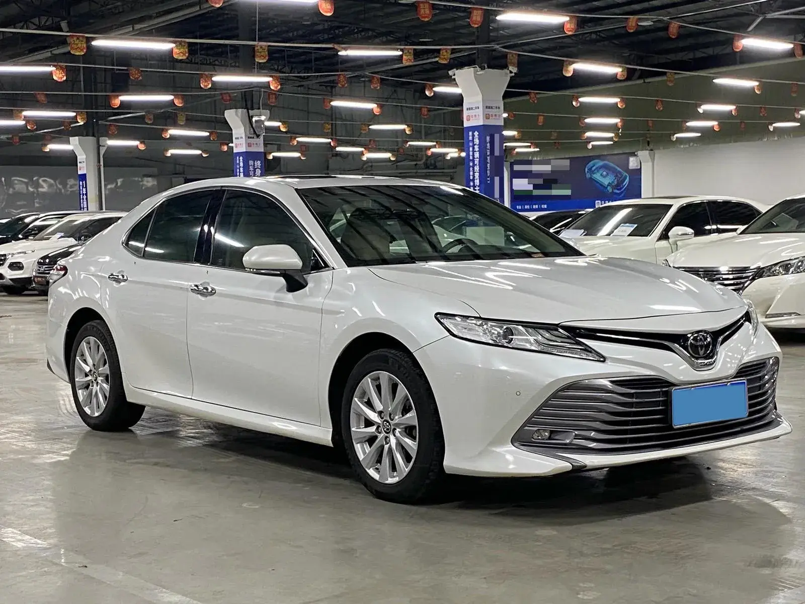 2019 TOYOTA CAMRY thumbnail 3