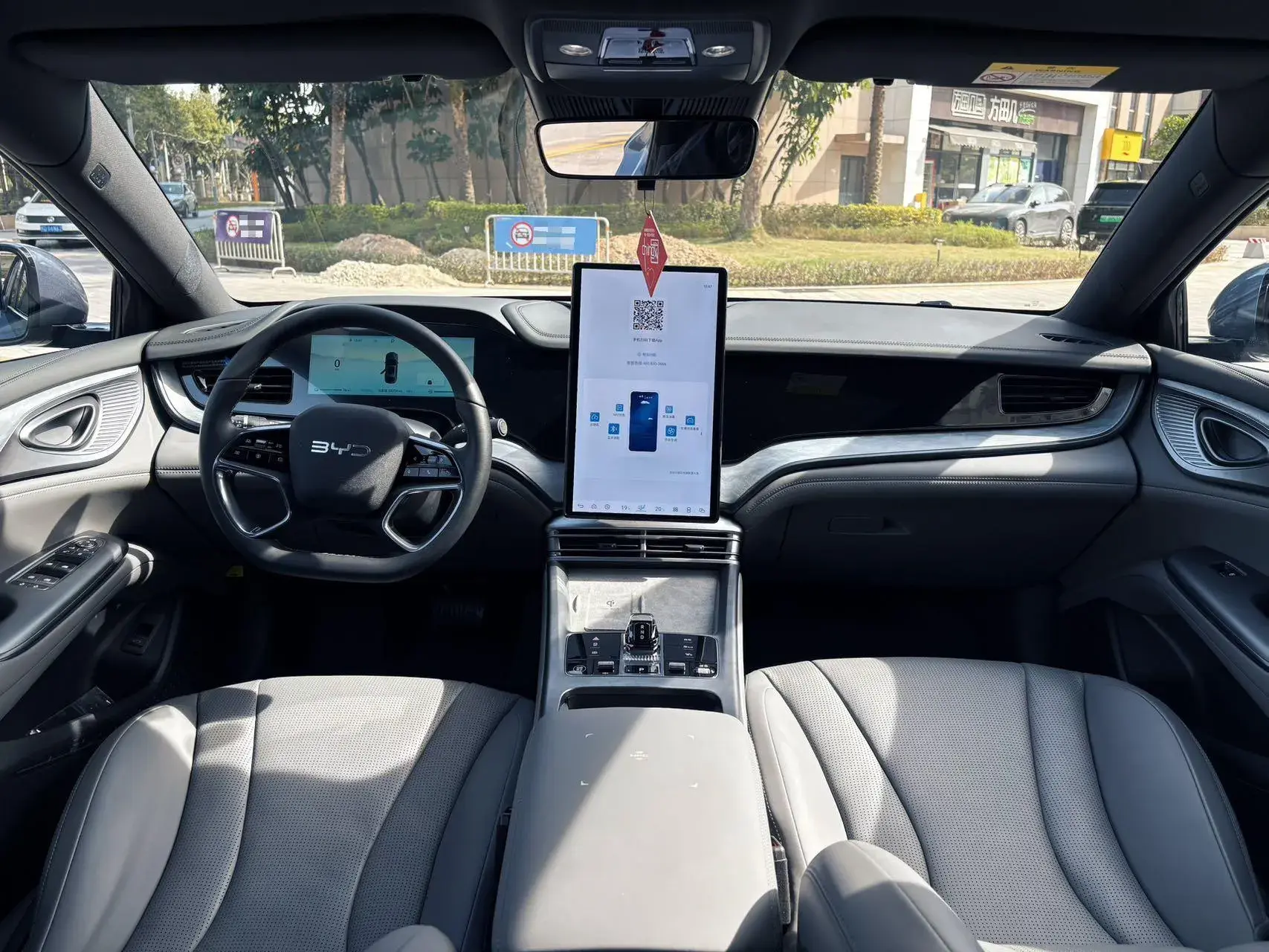 2024 BYD SEAL thumbnail 4