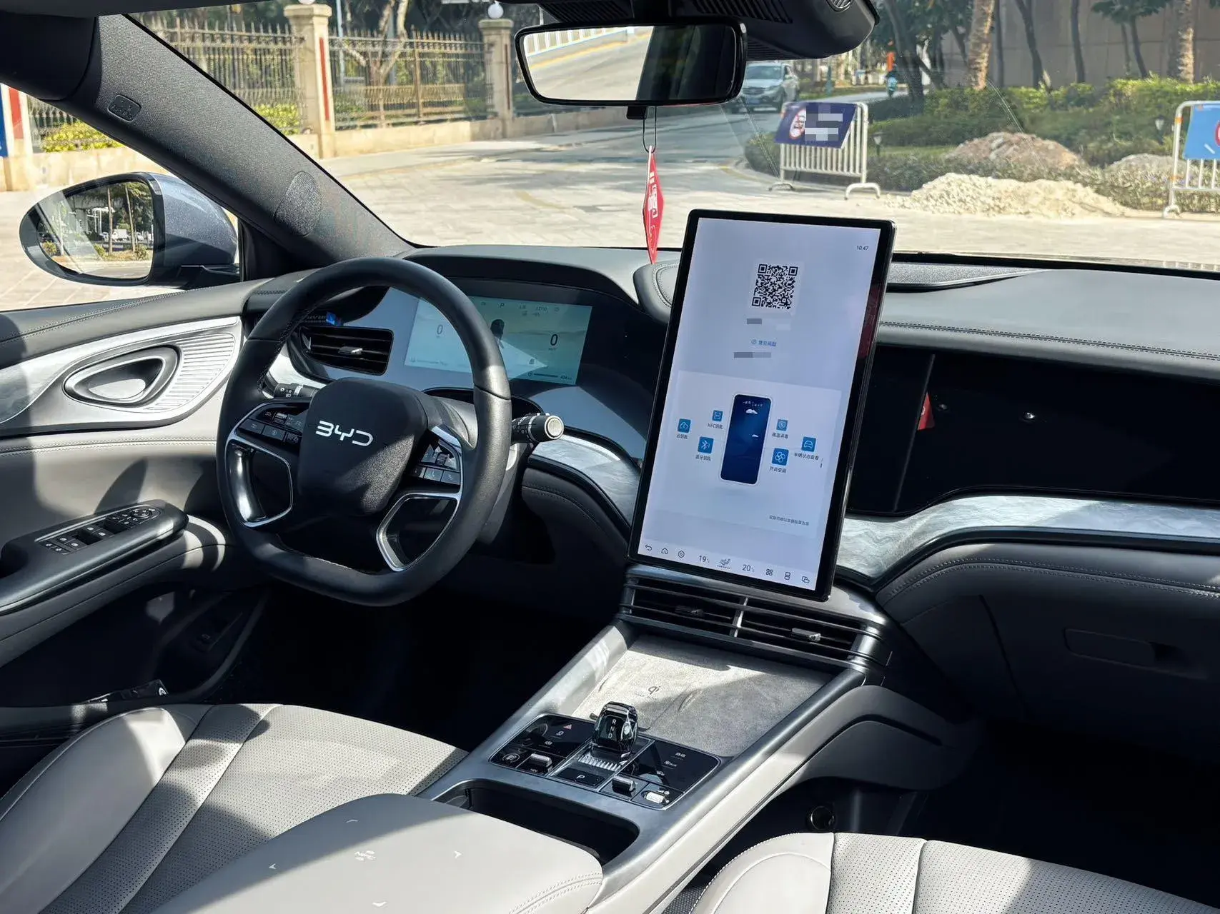 2024 BYD SEAL thumbnail 3