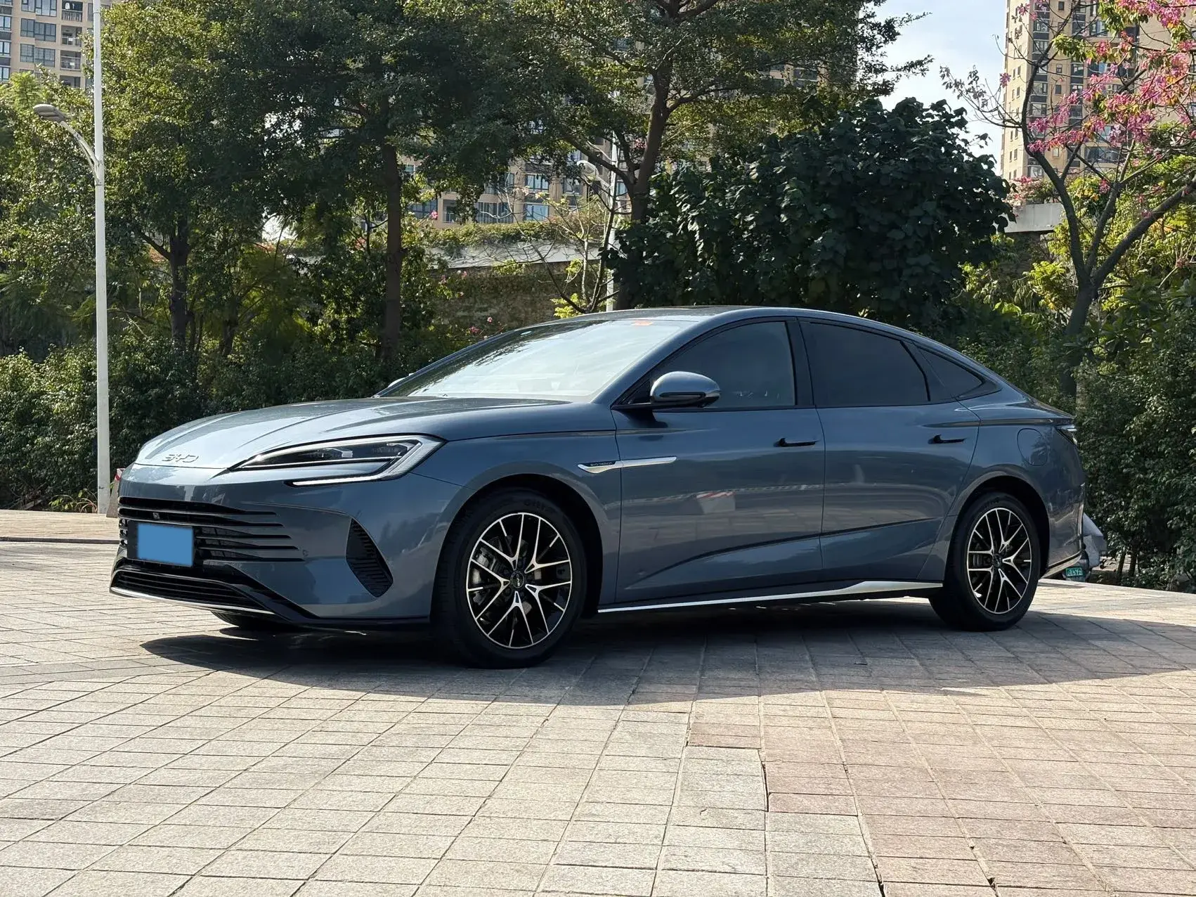 2024 BYD SEAL view 1