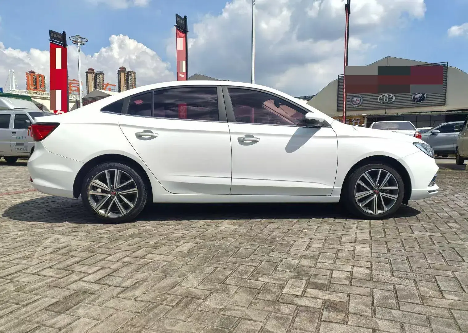 2019 ROEWE I5 thumbnail 3