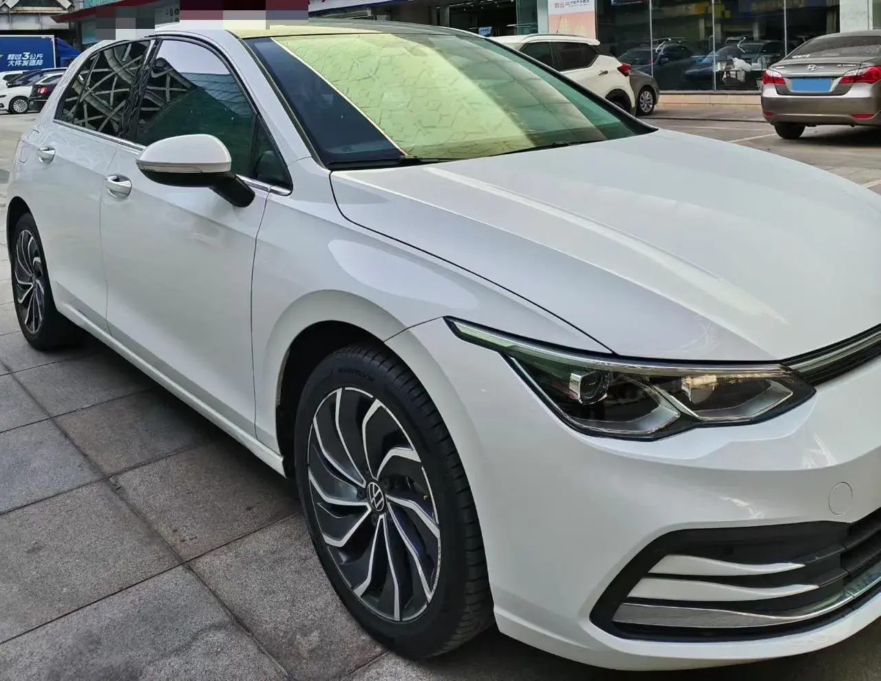 2021 VOLKSWAGEN GOLF thumbnail 4