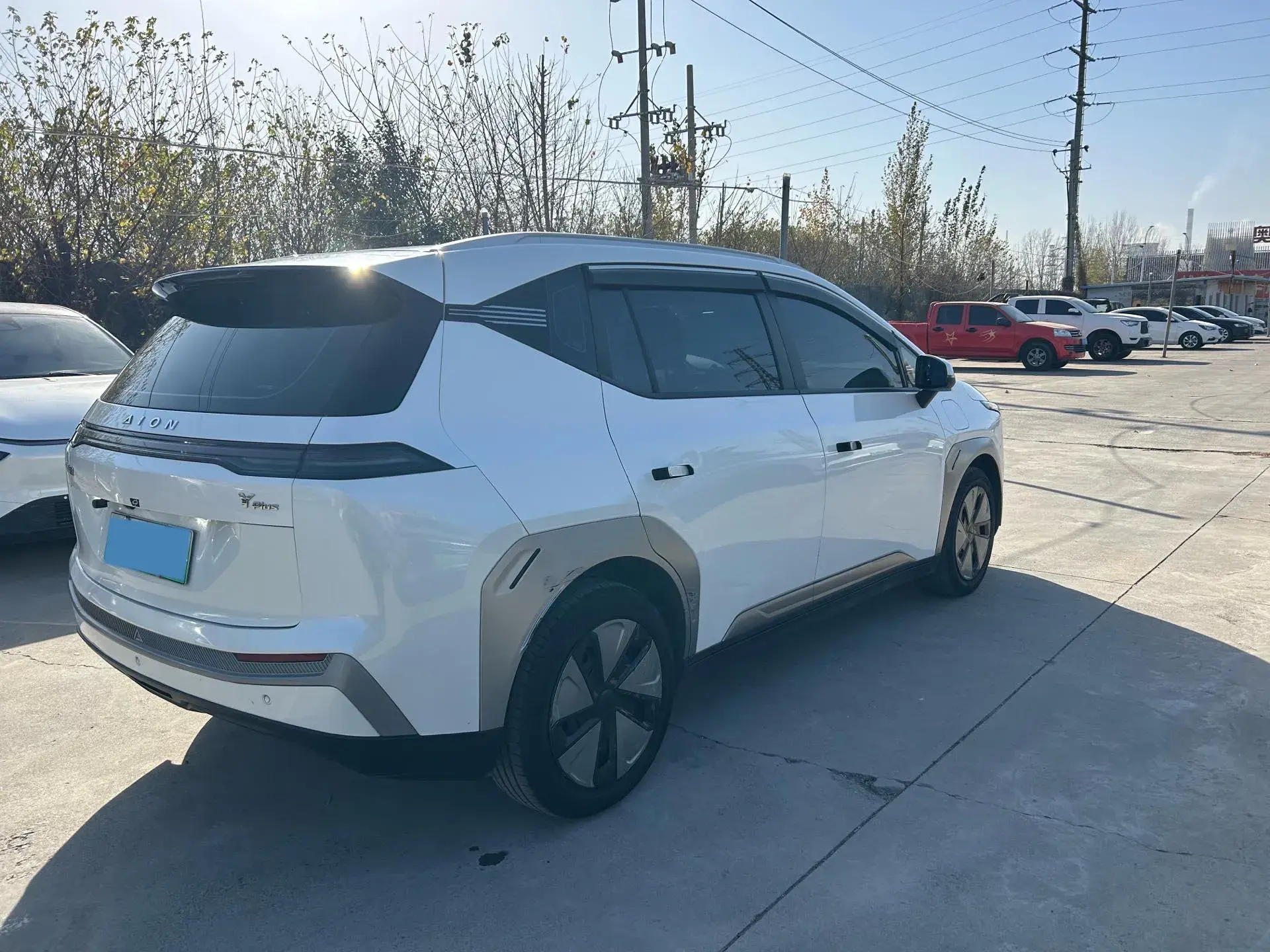 2023 AION Y thumbnail 4
