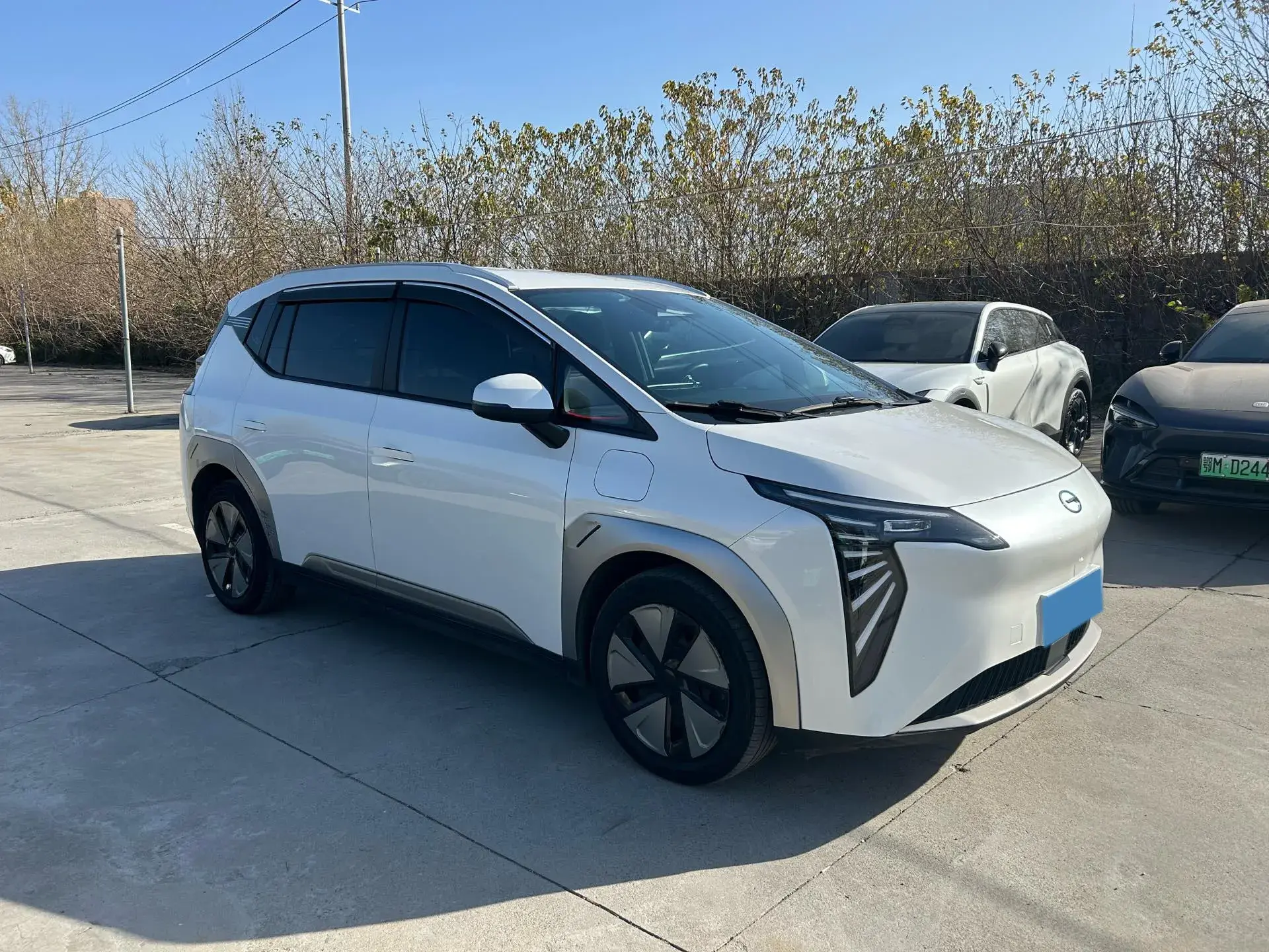 2023 AION Y thumbnail 3