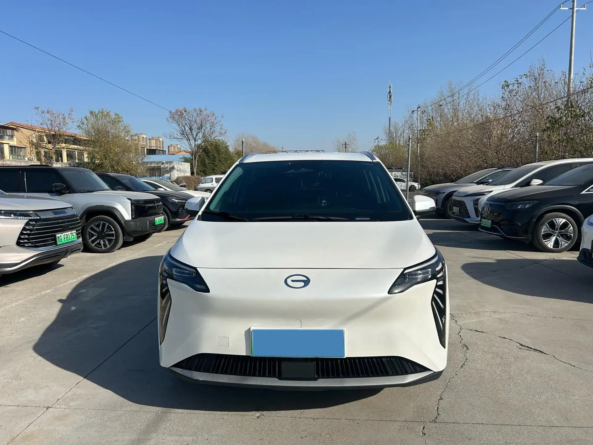 2023 AION Y thumbnail 2