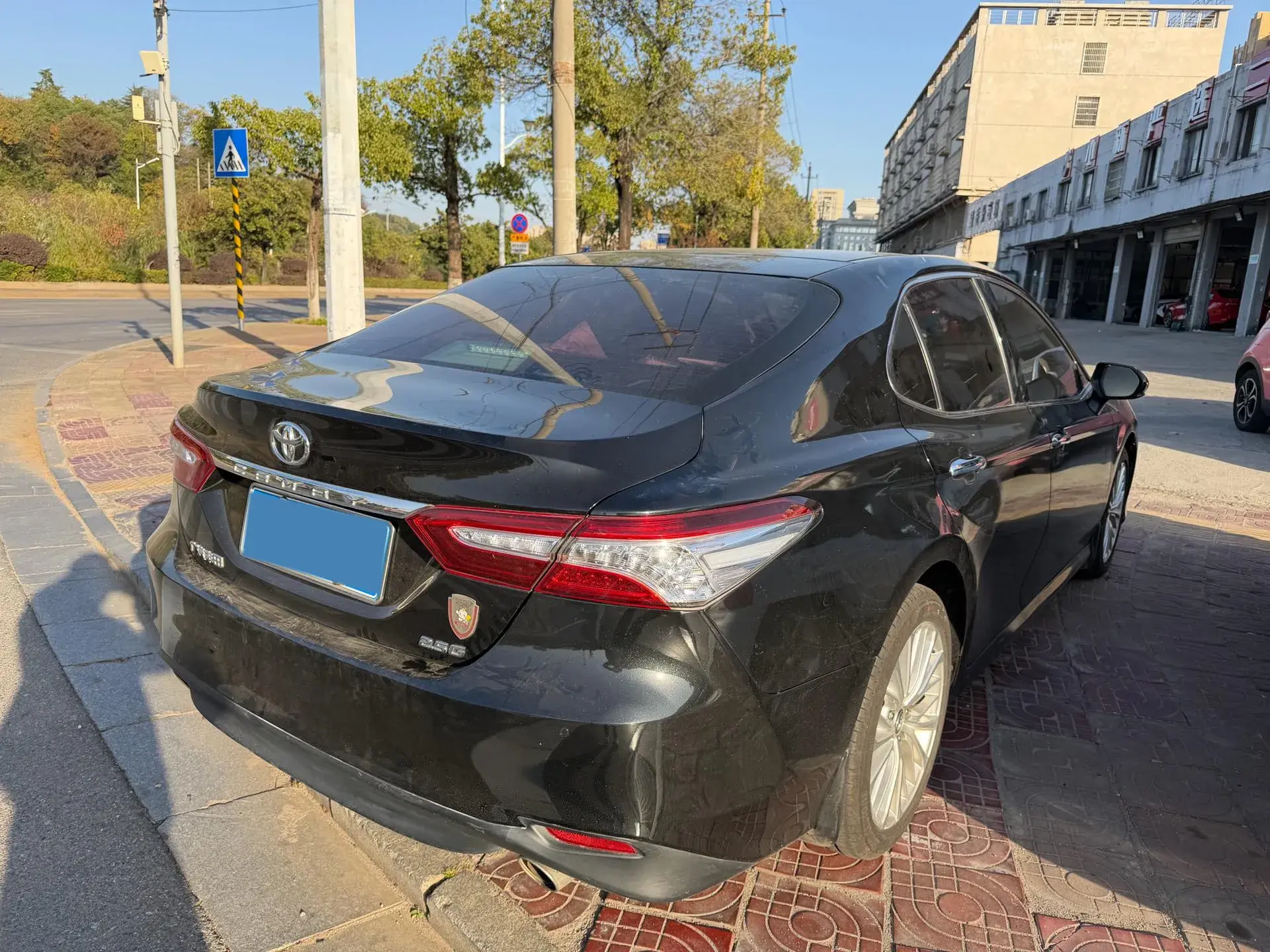 2019 TOYOTA CAMRY thumbnail 3