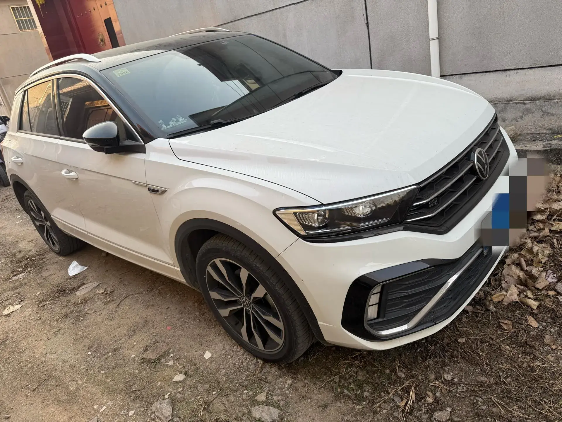 2021 VOLKSWAGEN T-ROC thumbnail 3