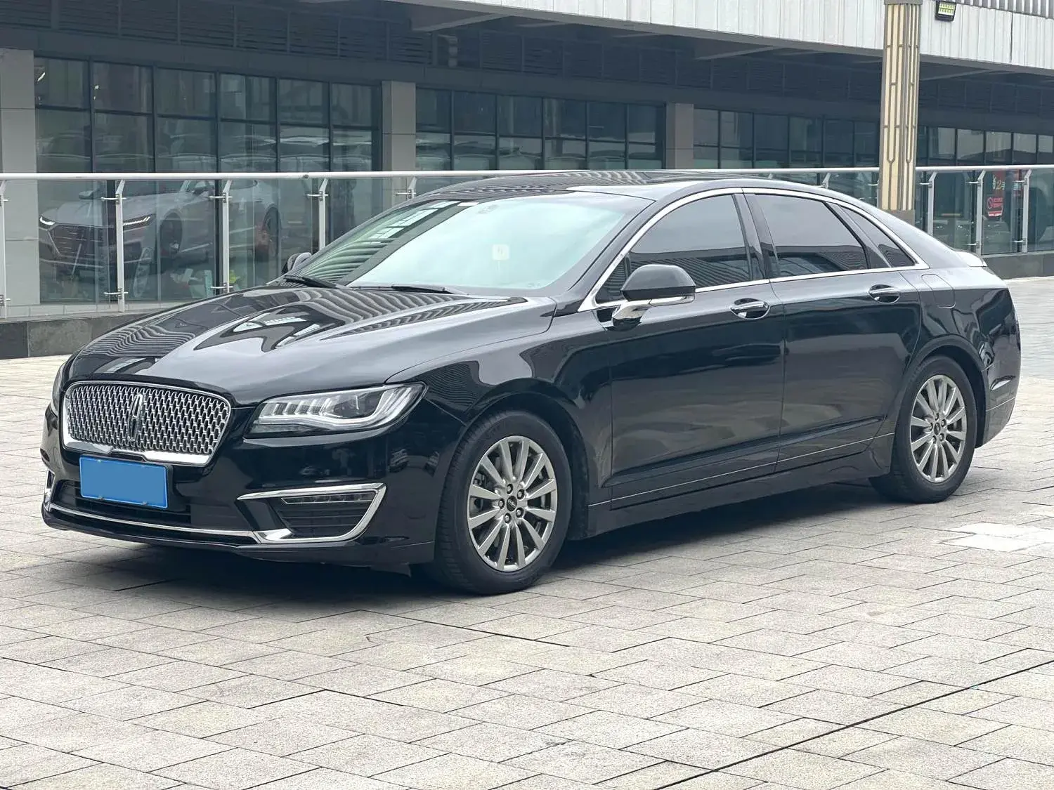 2019 LINCOLN MKZ view 1