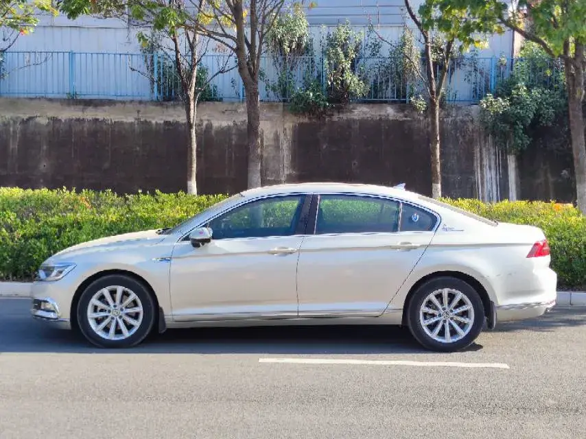 2019 VOLKSWAGEN MAGOTAN thumbnail 3