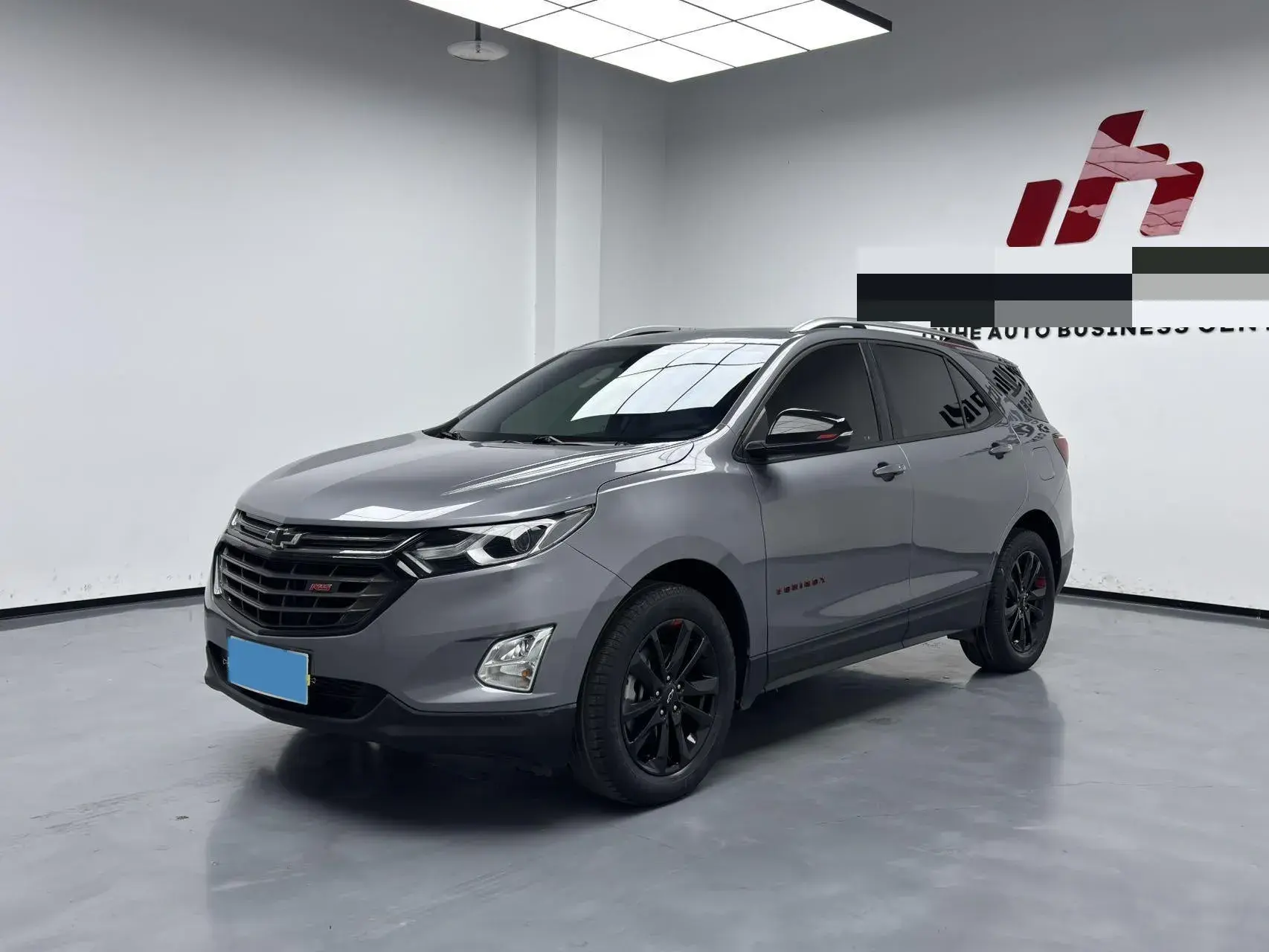 2019 CHEVROLET EQUINOX view 1