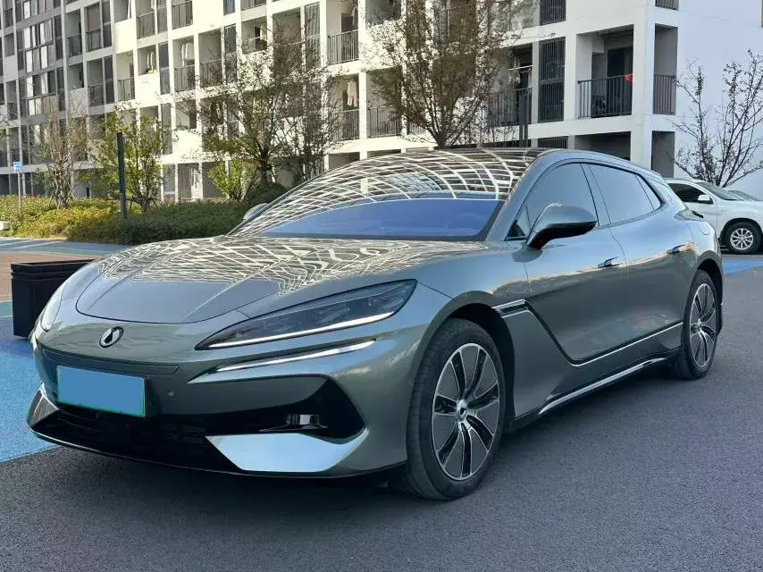 2024 Denza DenzaZ9GT 2.0T 207HP L4 E-CVT PHEV 38.5KWH