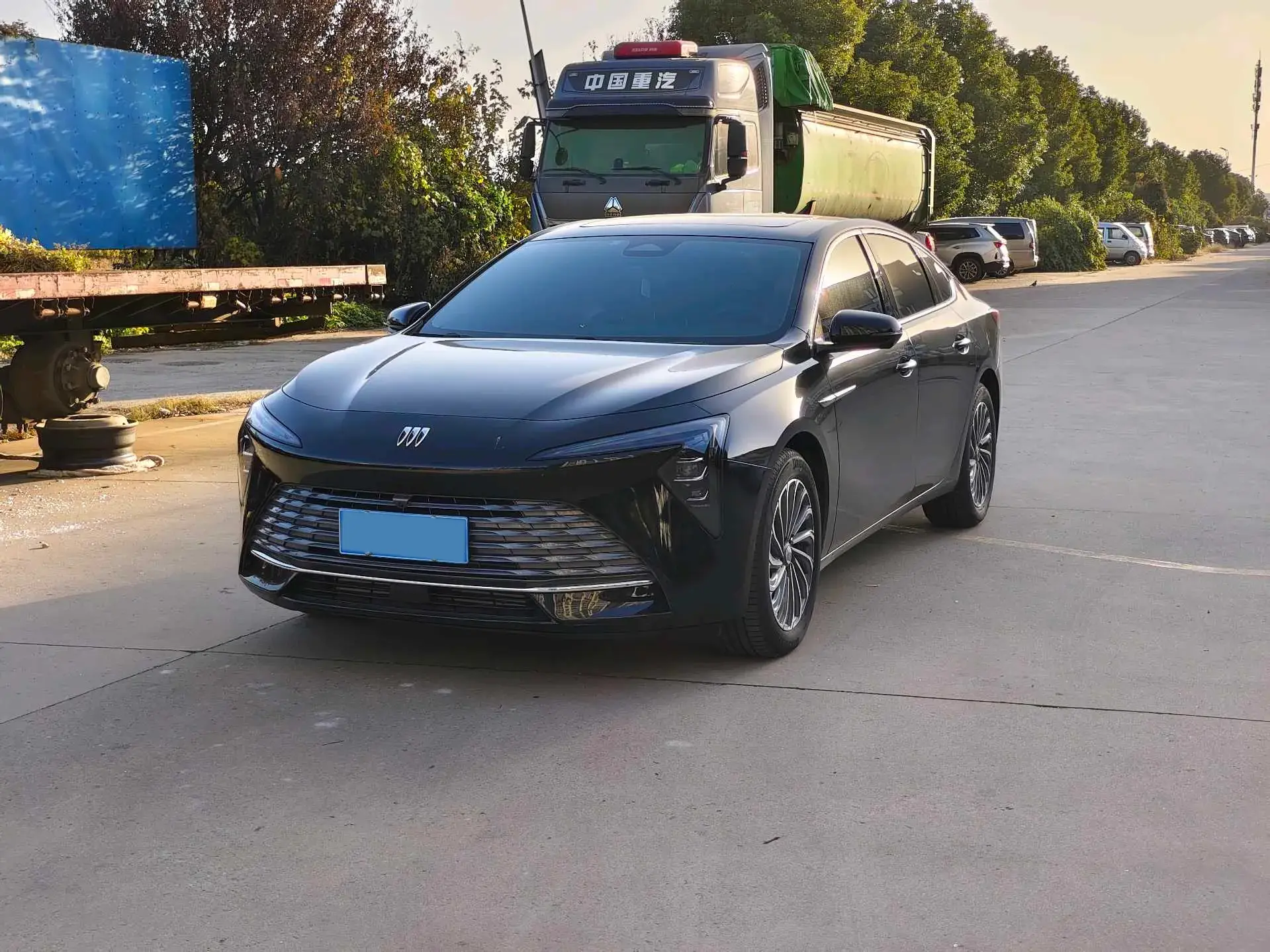 2023 BUICK LARCOSSE view 1